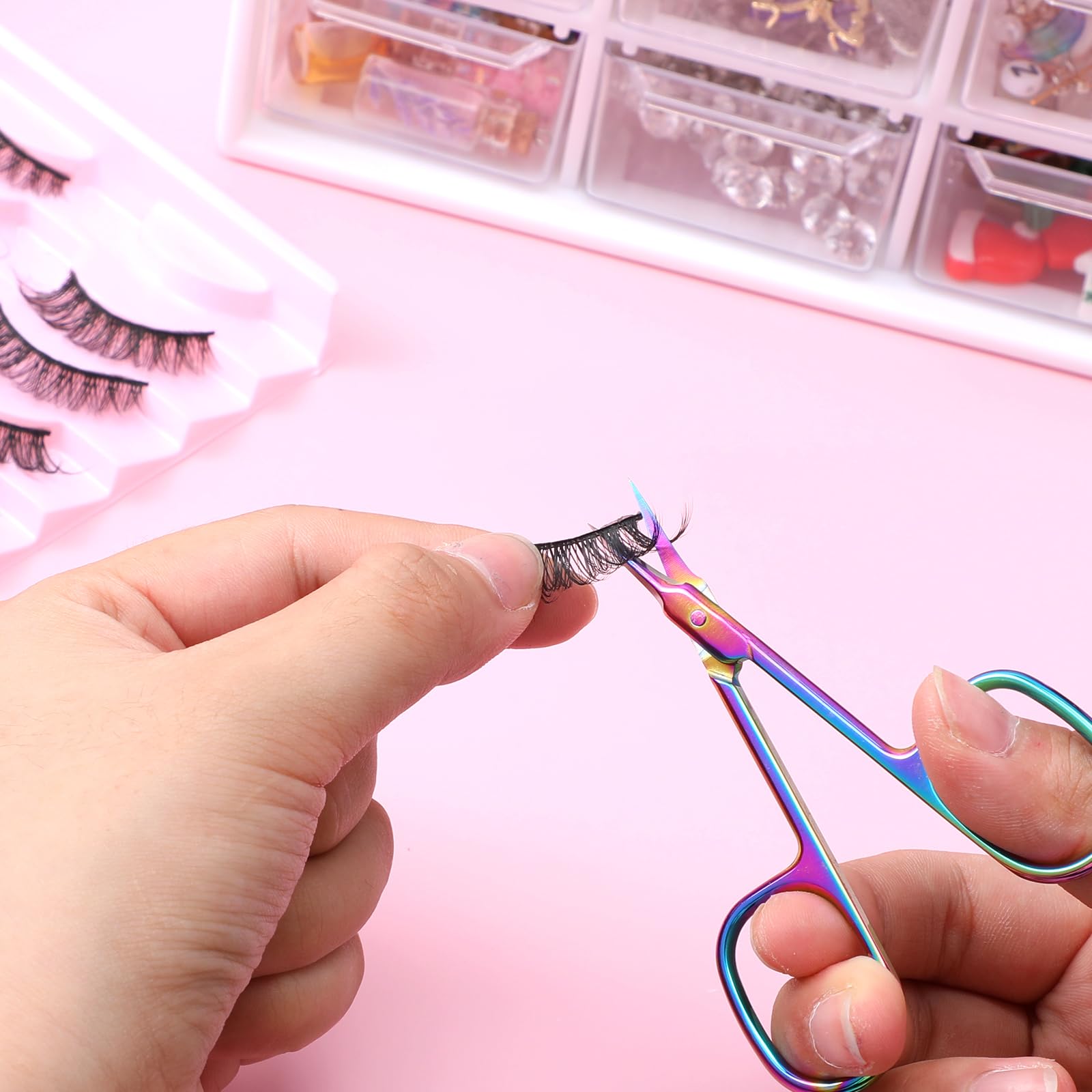 Ciseaux à Cuticules Courbés Extra Fins - Sourcils de Précision, Manucure, Ongles Professionnels en Acier Inoxydable (Coloré)