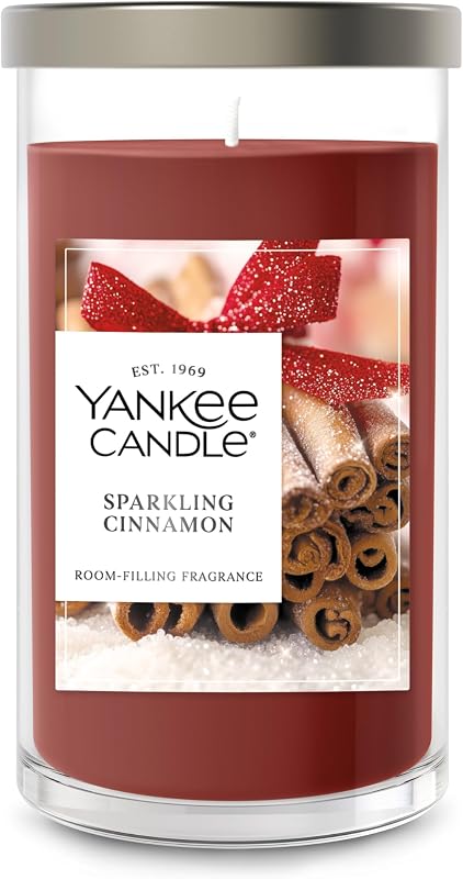 Yankee Candle Vela perfumada de pilar mediano con hasta 115 horas de combustión, mezcla de cera vegetal premium para una combustión constante, vela de pilar de 14.25 oz con fragancia que llena la habitación, canela brillante