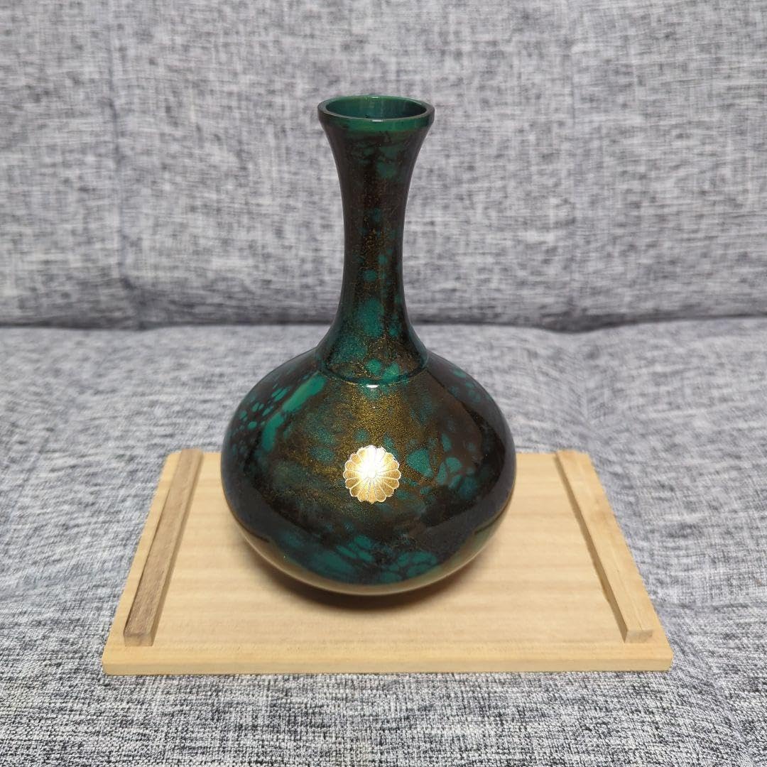 菊のご紋入り 花瓶（一輪挿し）高岡銅器 松美堂謹製 叙勲記念 金彩