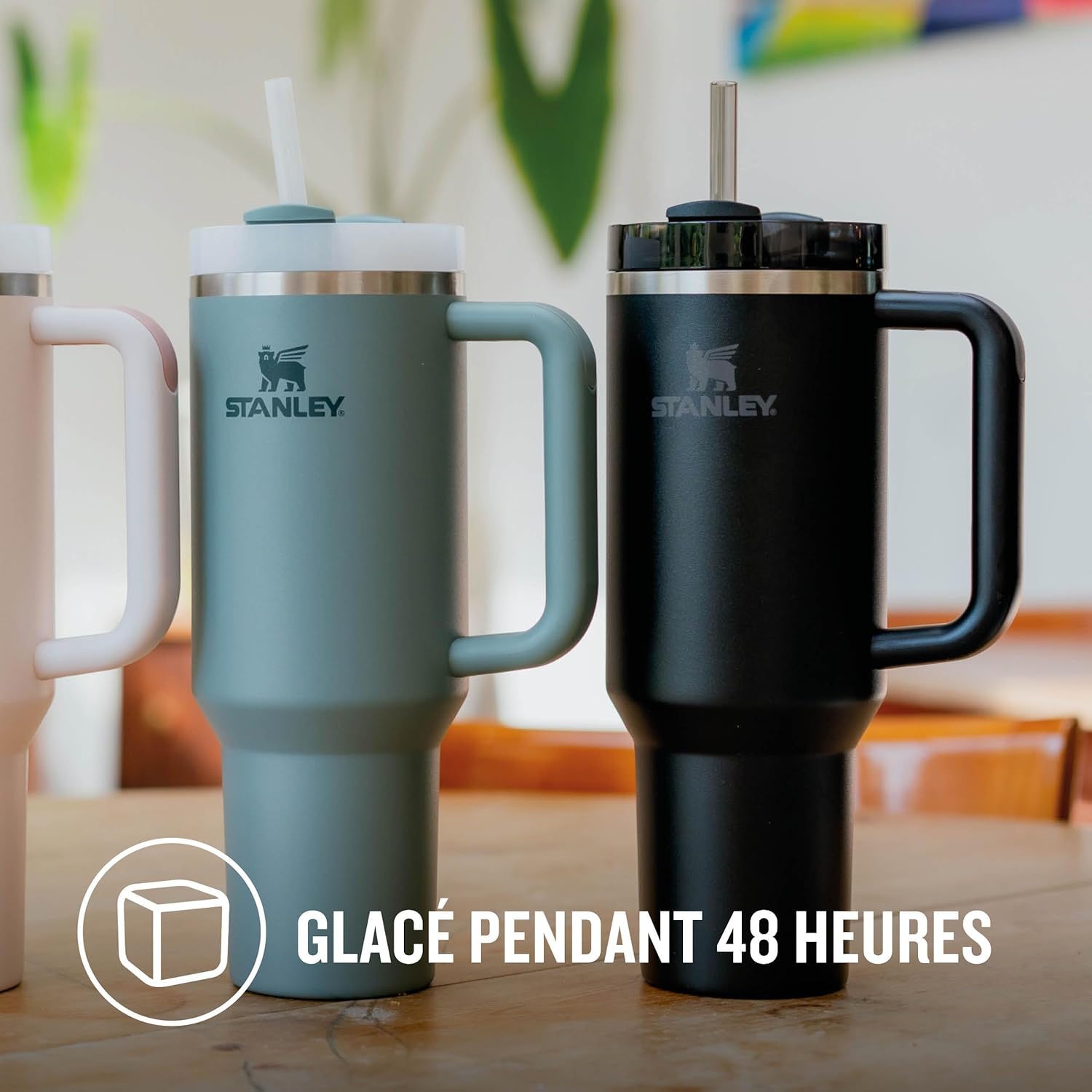 Test complet du STANLEY Quencher H2.0 FlowState Mug Isotherme avec Paille 1.2L - Froid Pendant 11 Heures - Glacé Pendant 48 Heures - Thermos Lavable au Lave-Vaisselle - Gourde Inox Sans BPA - Black Tonal - Vue détaillée du couvercle et de la paille — vue 5