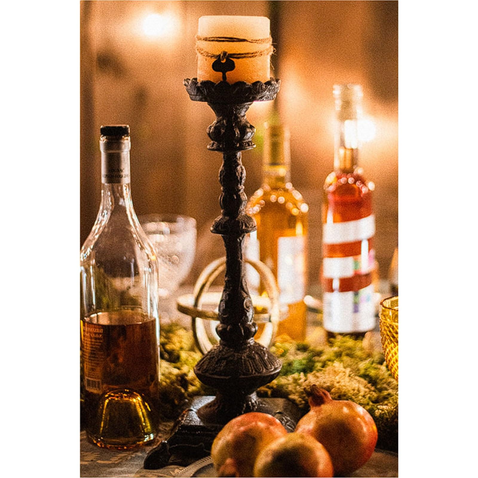 Żeliwny świecznik w stylu kolumnowym, vintage stół ogrodowy, wytrzymały świecznik na kolacje przy świecach