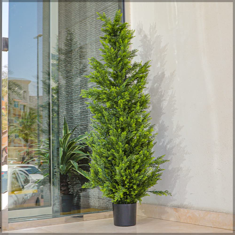 YAHOME Topiary Cedar Trees About 1.5 Meter High Artificial Cedar Pine Tree Potted UV Rated Plant Fake Plants Artificial Plants Shrubs for Indoors Outdoors Garden Home Decor Home Office (150 Cm)