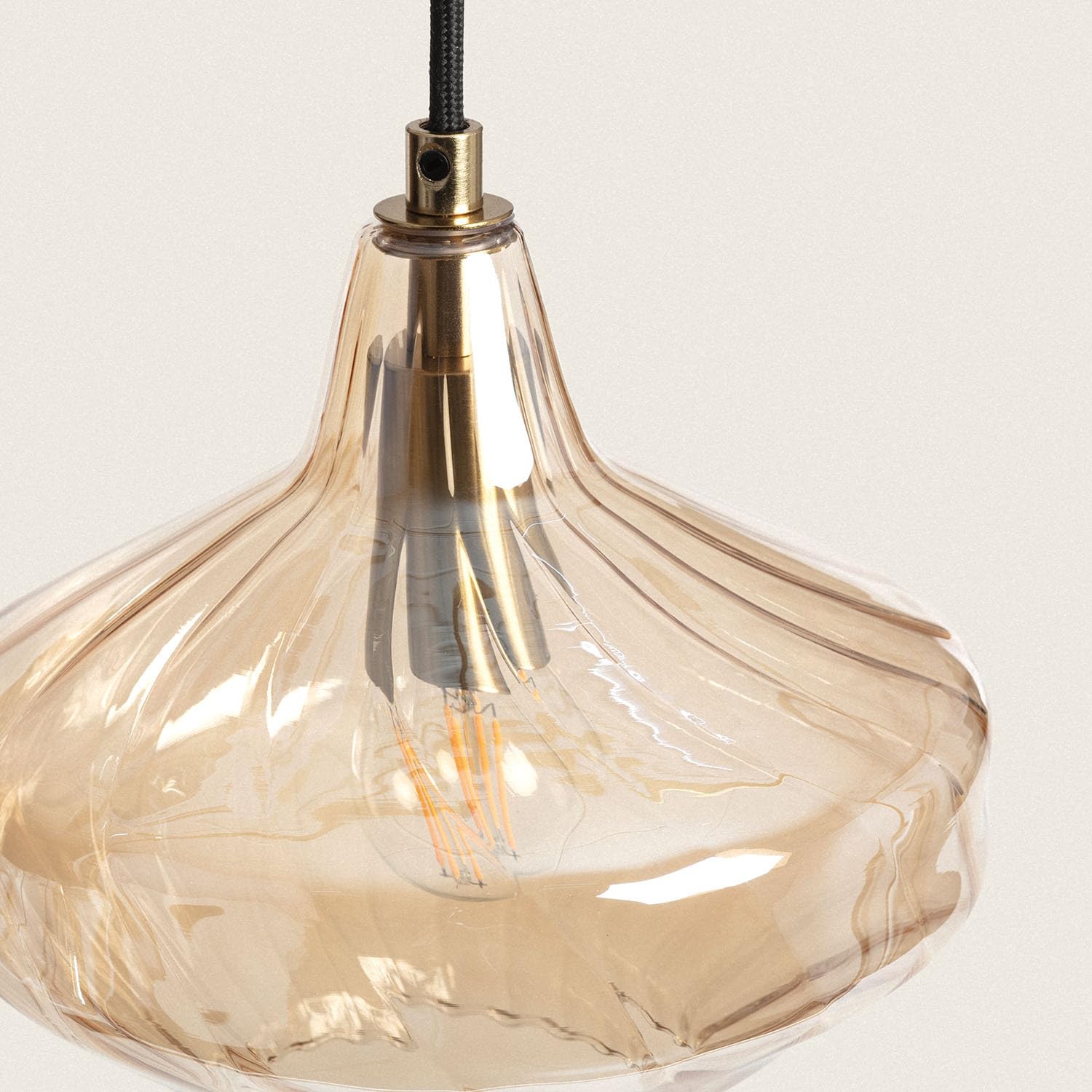 LEDKIA LIGHTING - Lampada a Sospensione Baudelaire | Design Vintage | Metallo e Vetro Ambra | Compatibile con Lampadina E14 | Ideale per Interni, Ambra, Vetro