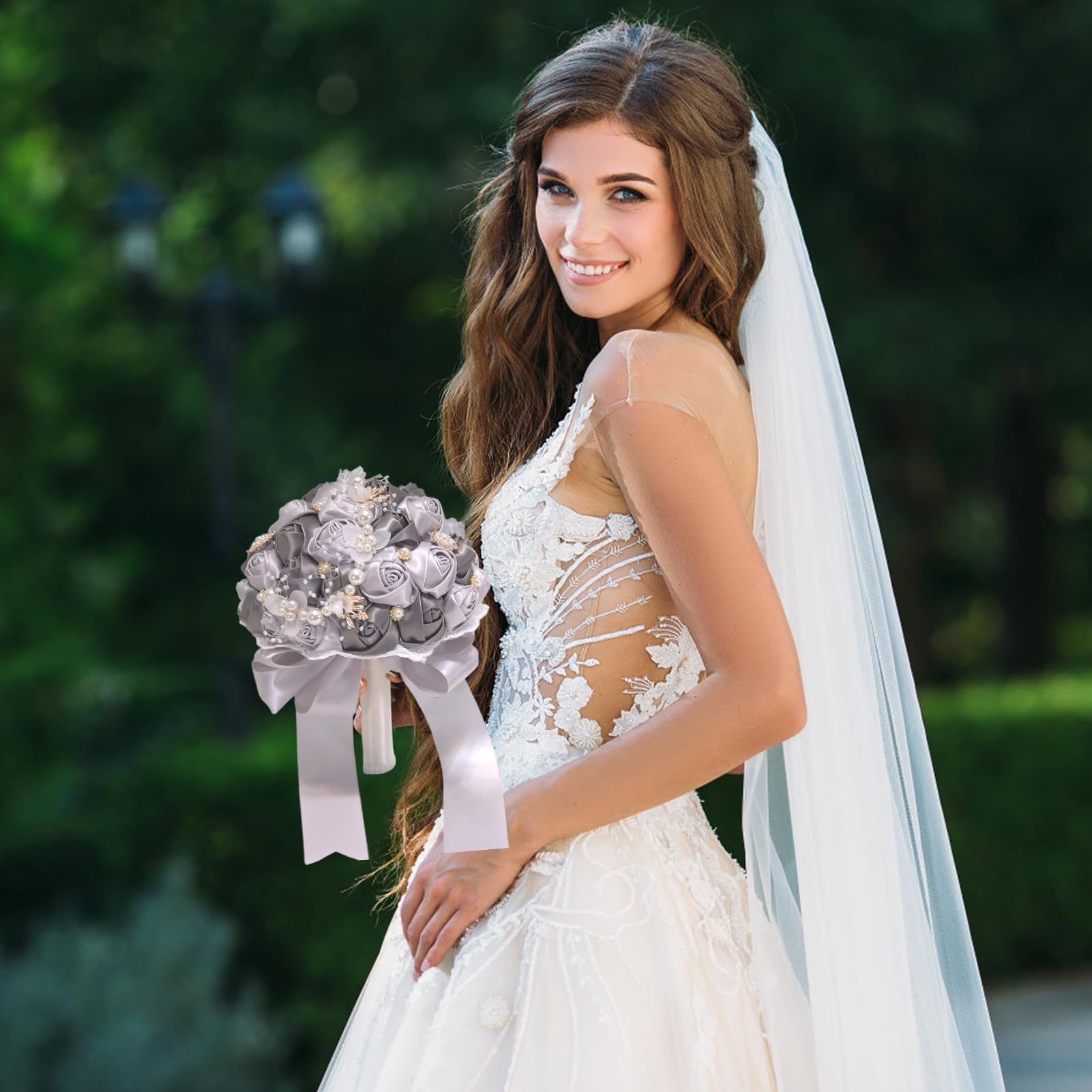 Bouquet da Sposa con Fiori Artificiali, Realizzato a Mano con Strass, Perle, Nastro, Raso, Rose, Bouquet Rotondo di Rose di Seta, Bouquet da Damigella d'Onore, Decorazione per Matrimonio.