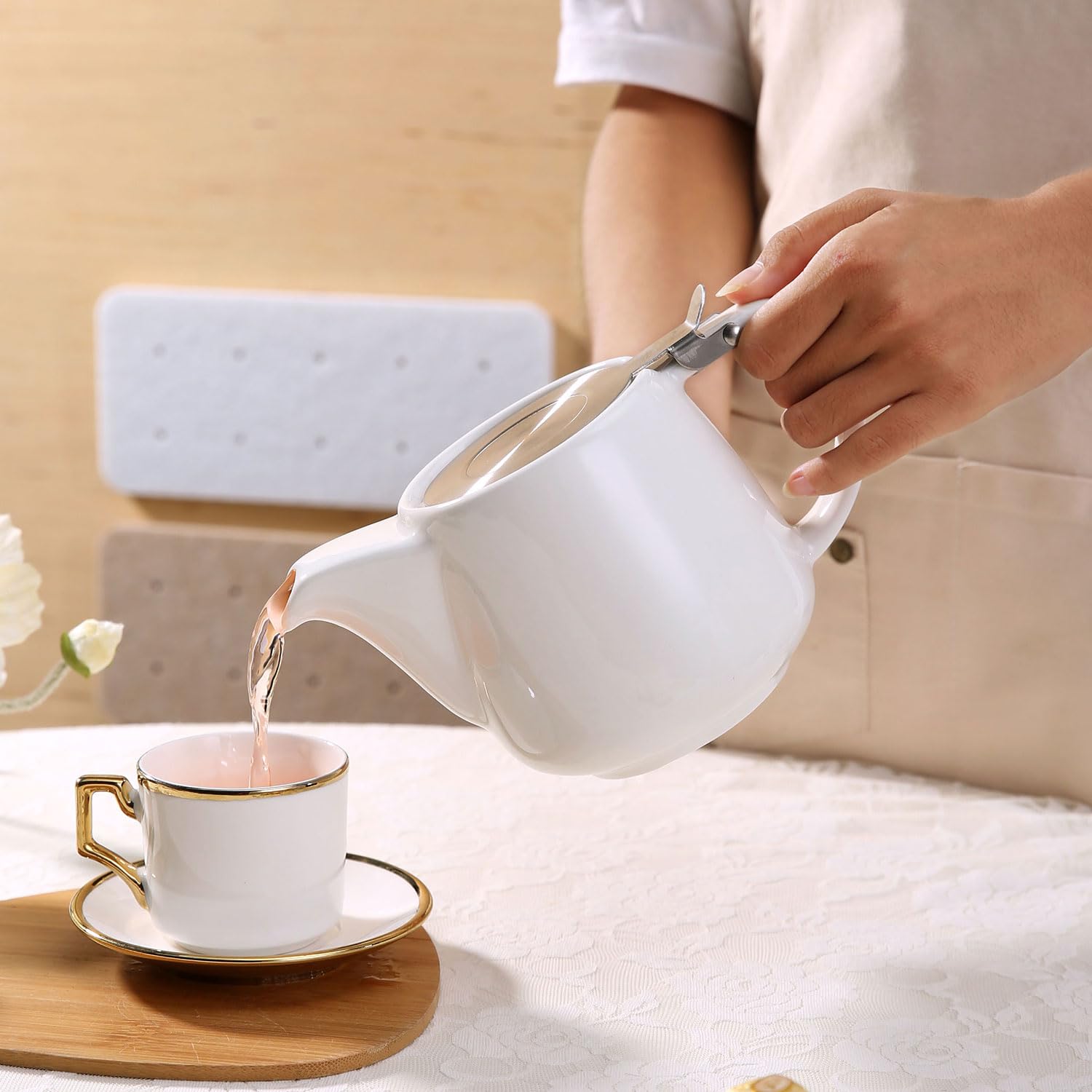 Teiera in ceramica con infusore in acciaio inox per tè sfuso e tè in fiore, teiera in ceramica resistente al calore e bollitore, perfetta per il tè, teiera bianca 500ml/17oz