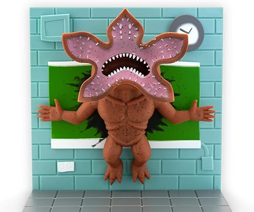 Miniatura 3 de Stranger Things Eleven Vs. Demogorgon - Diorama exclusivo  Figura coleccionable de SuperEmoFriends  Diseño artístico por JSalvador