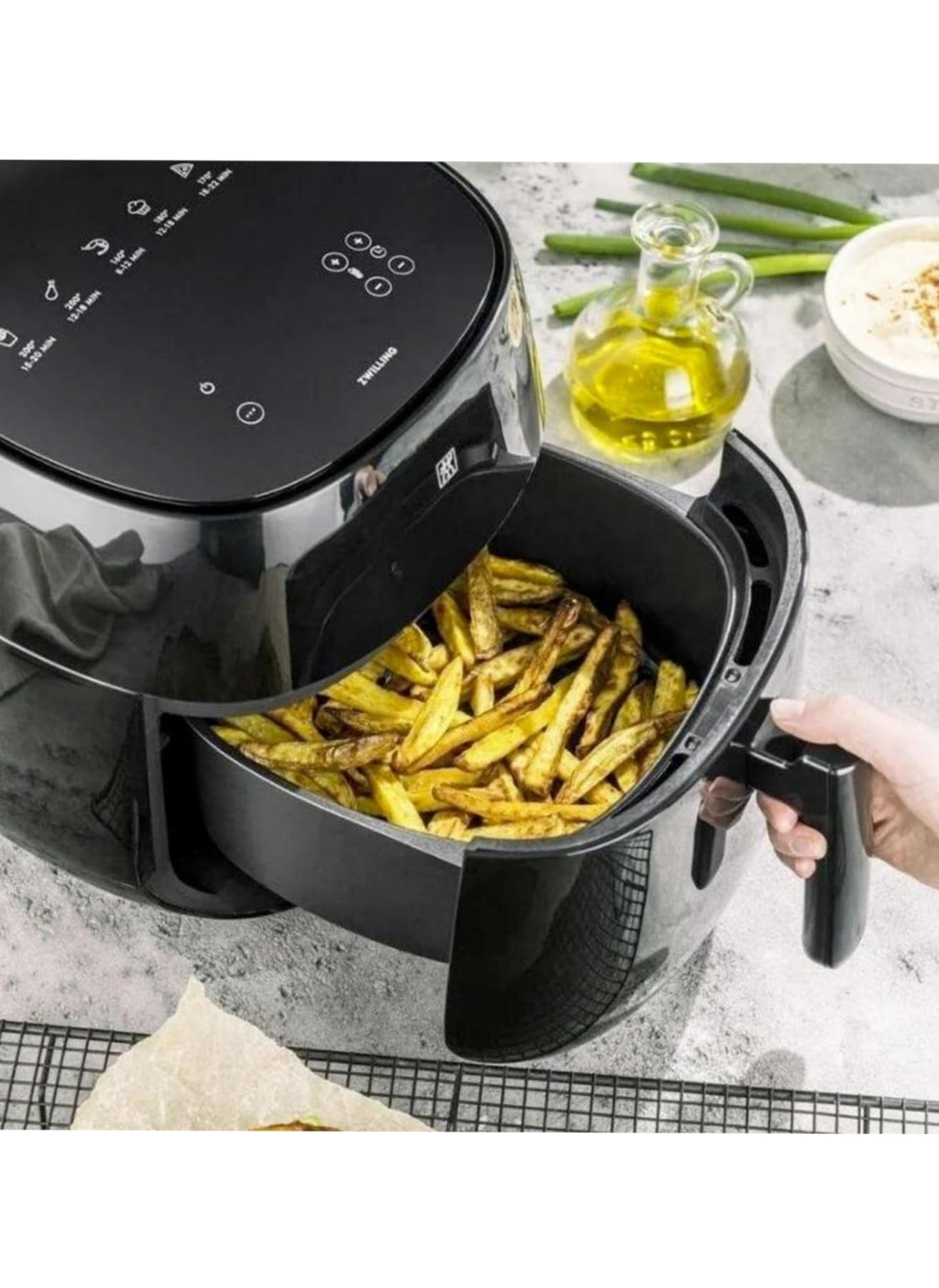 ZWILLING Air Fryer frytkownica na gorące powietrze, 4 l, 6 programów, 1400 W, smażenie, gotowanie i pieczenie bez tłuszczu, w zestawie książka kucharska, czarna