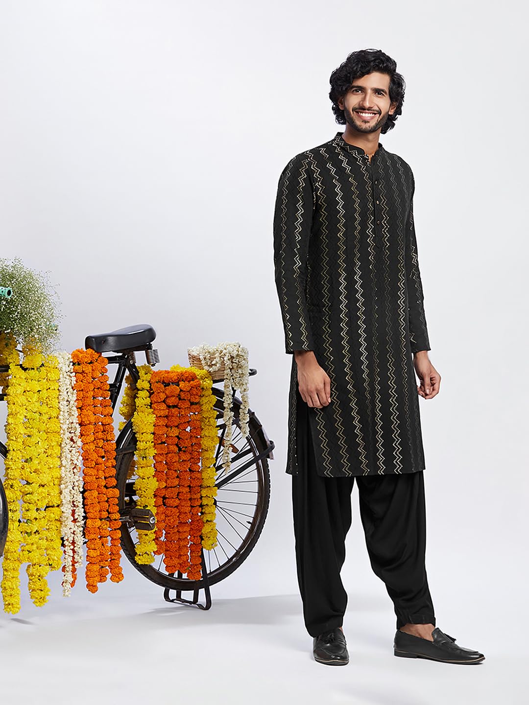 Kisah Men's Kurta, Black Cotton, Chevron Regular Fit Mandarin Collar Long Sleeves|40