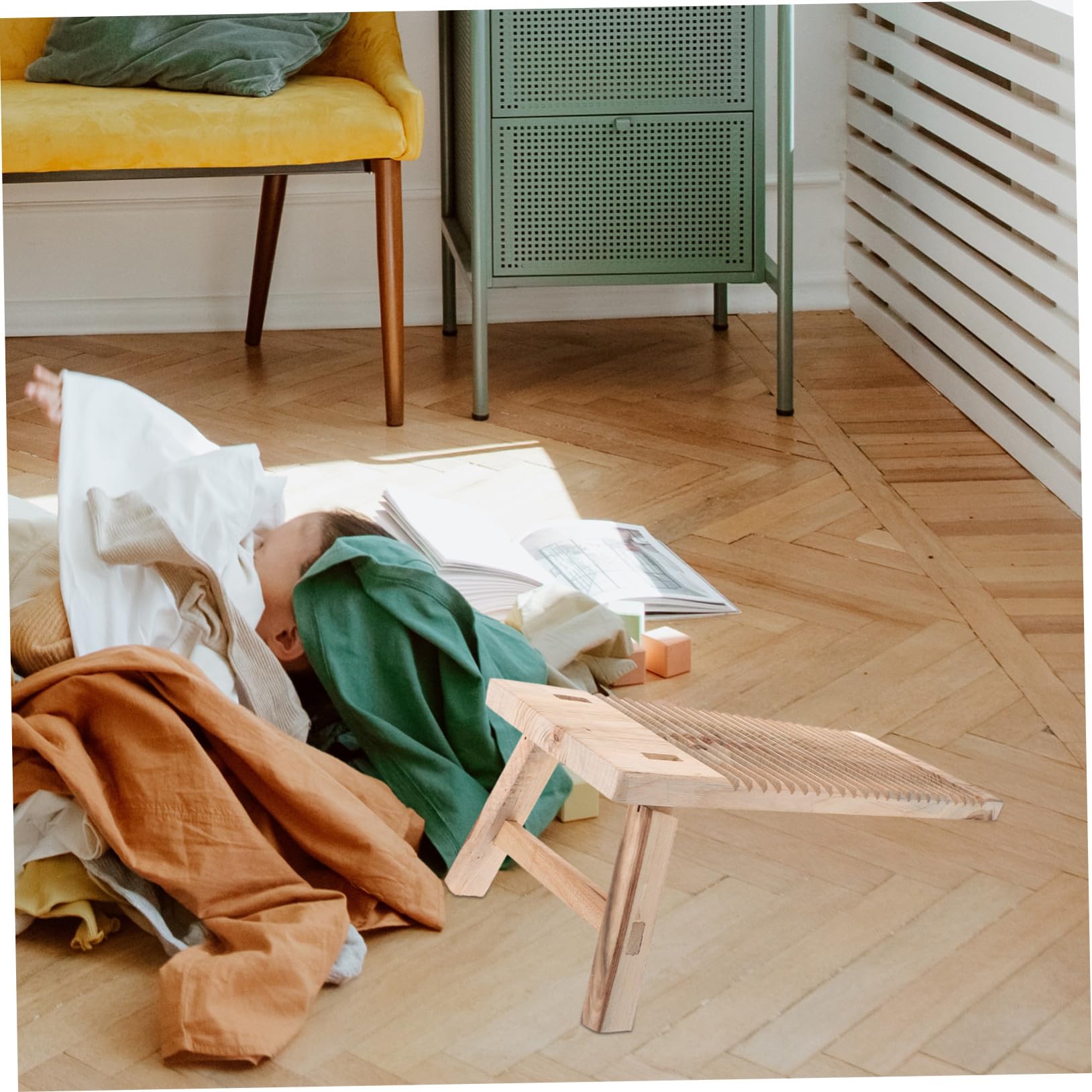 Robustes Holzwaschbrett mit Füßen, 50x20x2, 5cm | Erhöhte Reibung, Glatte Polierte Oberfläche, für Windeln und Babykleidung, Khakifarbene Ausführung