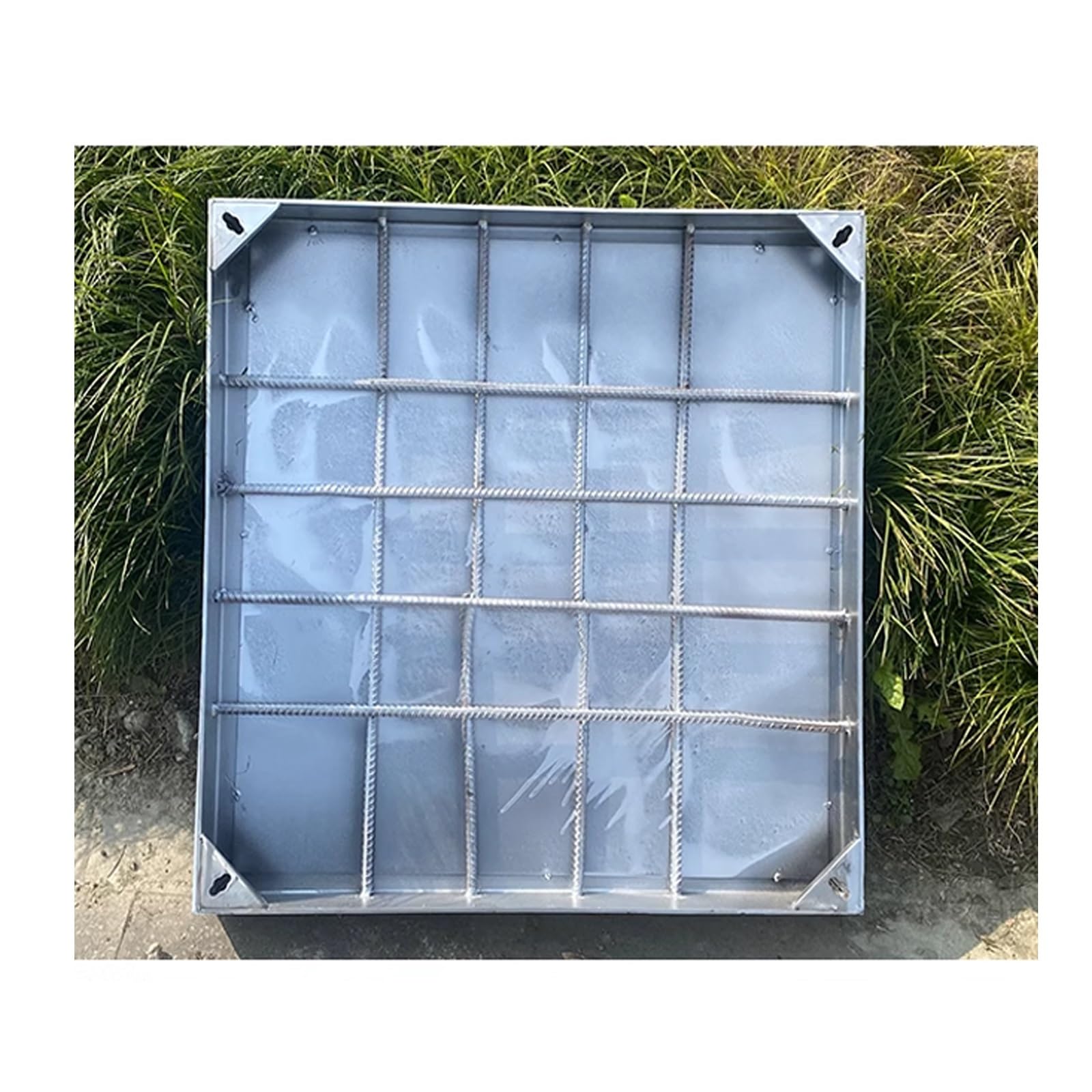 Plaque de regard de pavage acier inoxydable 90x90 invisible pour terrasse