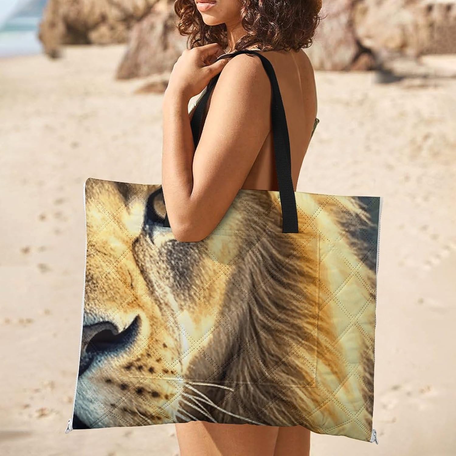 Lion Image Picnic Blanket 150x100cm, Foldable 2-in-1 Picnic Mat and Tote Bag Portable Waterproof Beach Mat Sandproof Outdoor Blanket for Park, Hiking, Beach, Camping, Travel