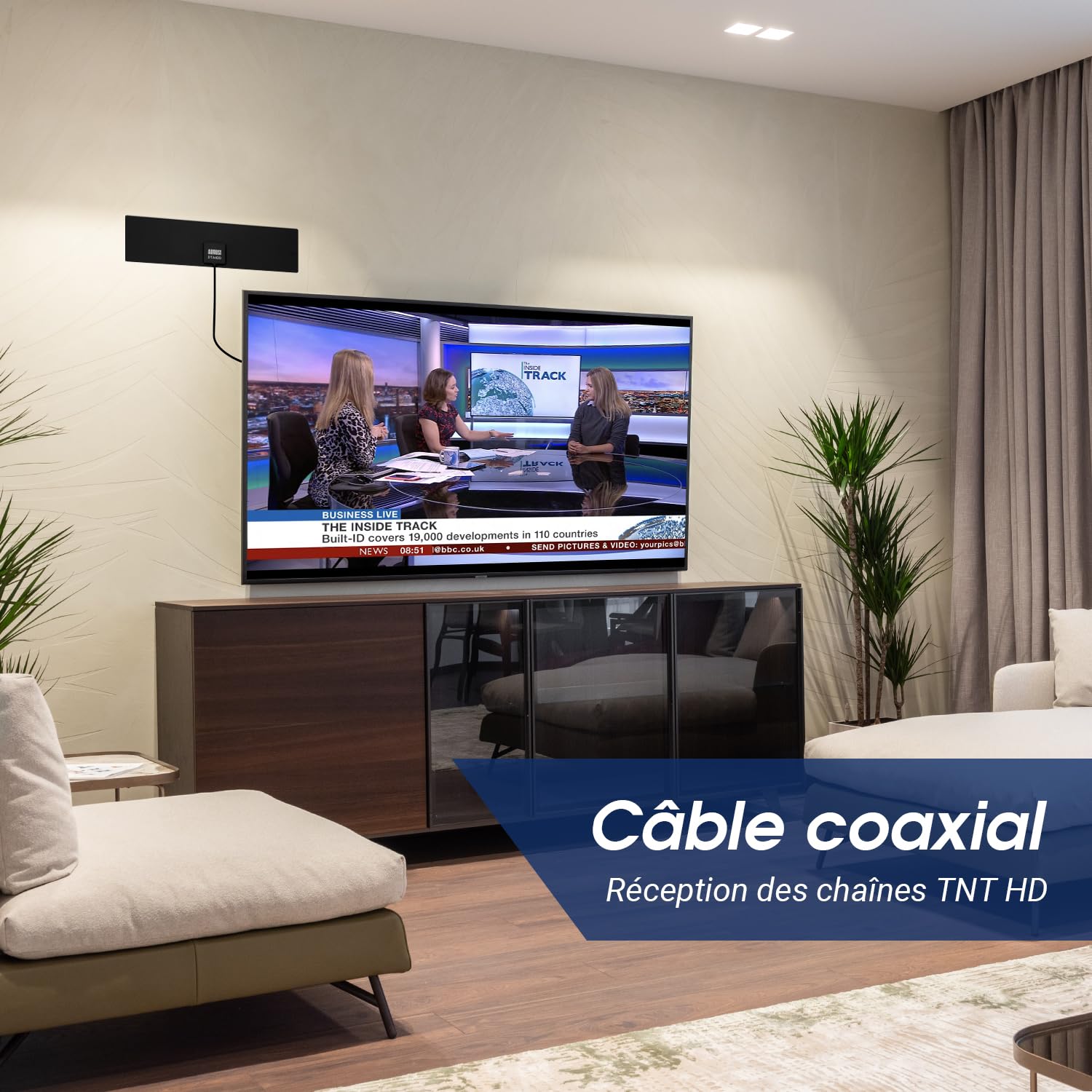 August DTA420 - Antenne TV Intérieur Puissante TNT HD – Haut Gain Extra Plate Discrète Attache Fenêtre Vitre Mural Autocollante Universelle Télévision Numérique - Noir