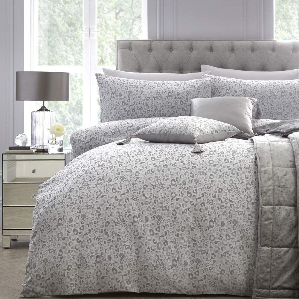 Parure de lit simple en jacquard argenté pour décorer un lit 1 place