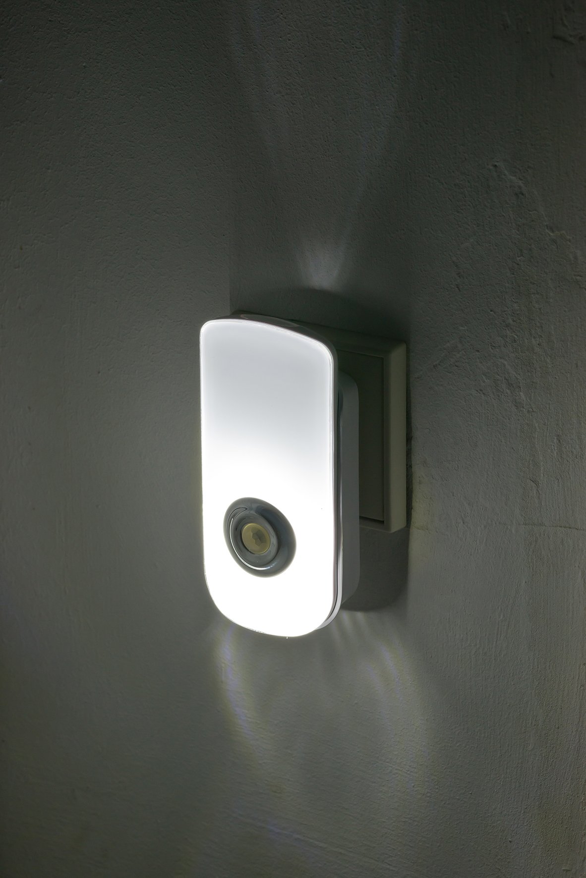Brennenstuhl LED Sensor – Luce di sicurezza con rilevatore di movimento a infrarossi, 1173240