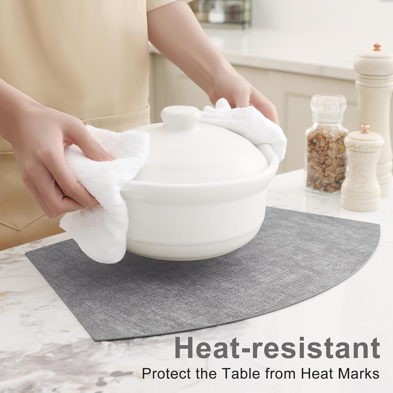 Homaxy Round Table Placemats Set of 6, Washable Wedge Shaped Faux Leather Table Mats, Wipeable Kitchen Dinner Place Mats for Indoor Outdoor, Light Grey - Image 2