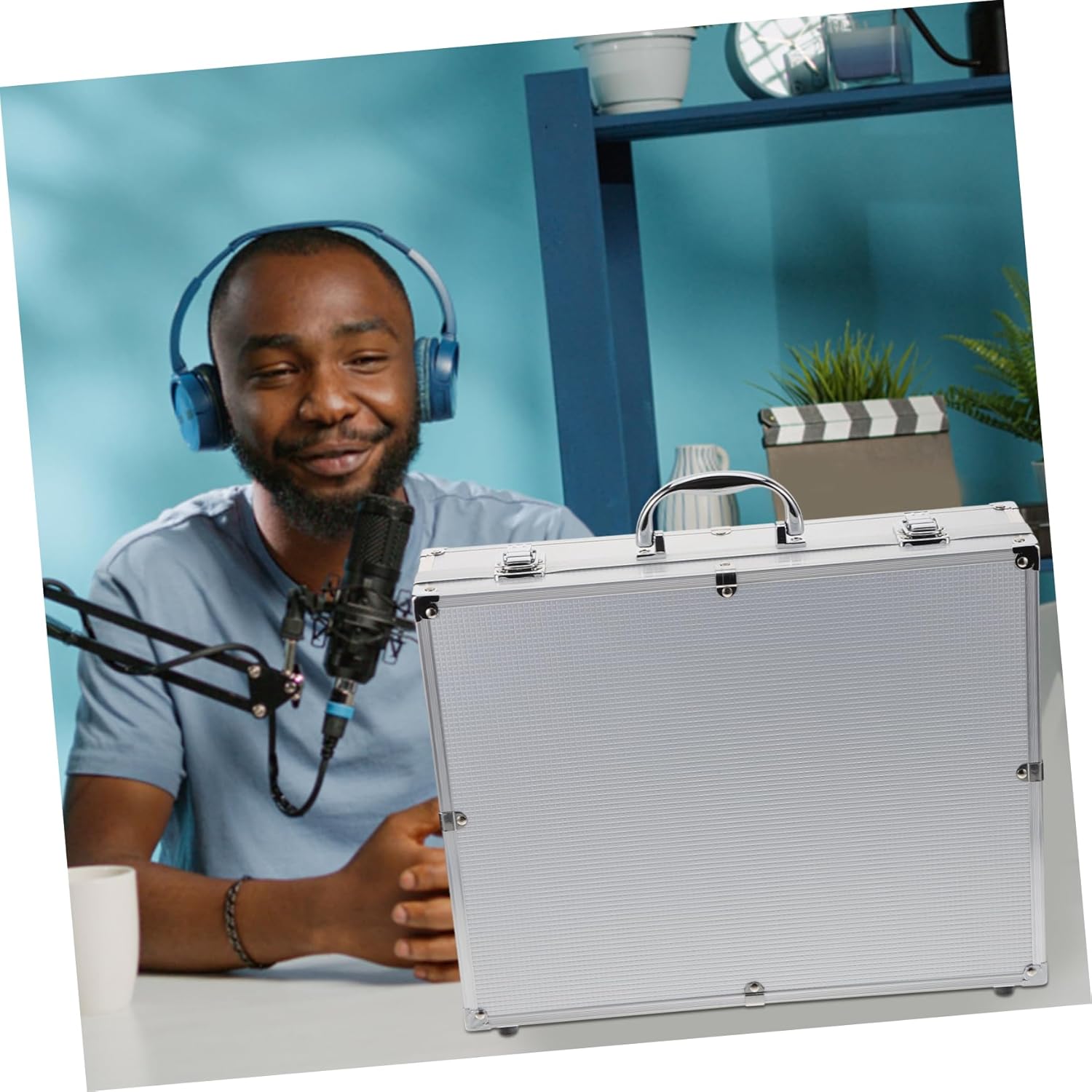 SUPVOX Microphone Holder Portable Microphone Box Handle Cordless Mic Case for Travel Ktv