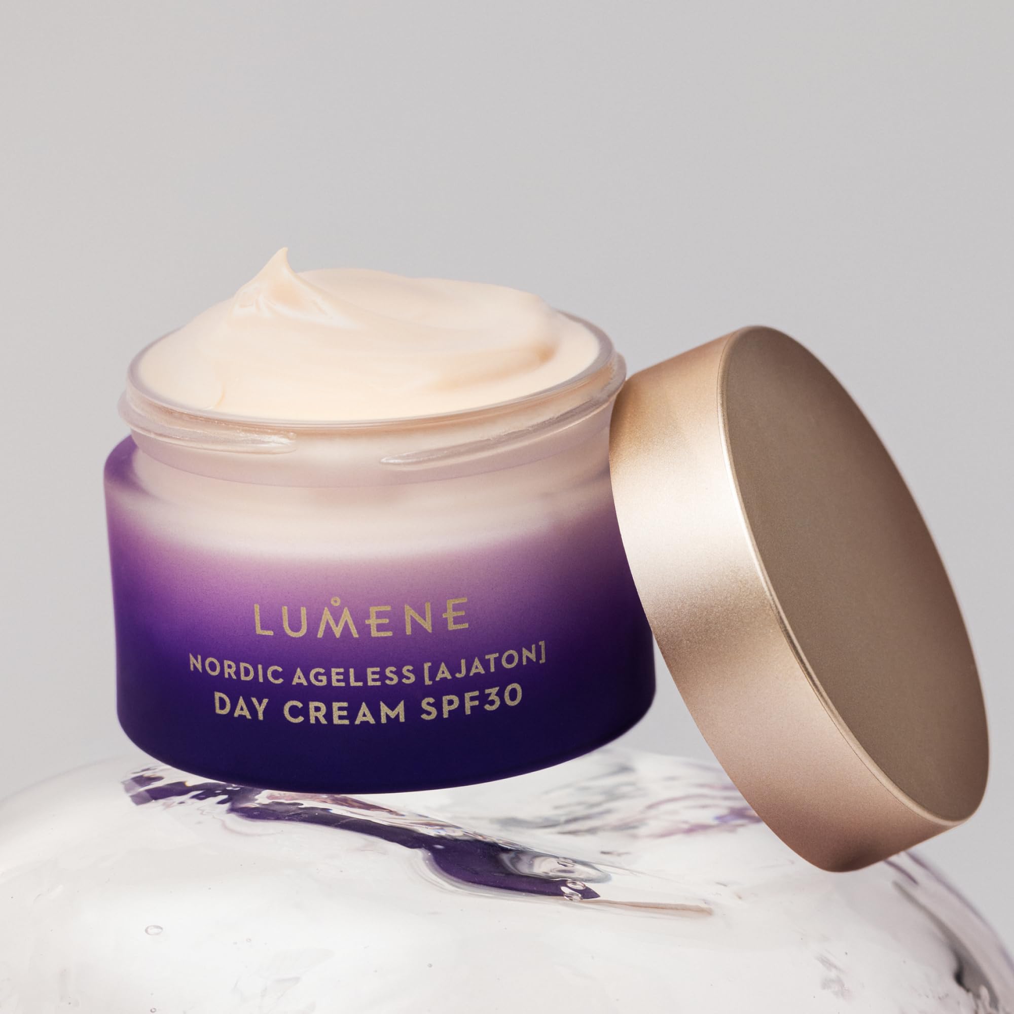 LUMENE [AJATON] Nordic Ageless Radiant Youth Day Cream | LSF 30 | Strafft, pflegt und schützt die Haut | Mit nordischem Birkensaft und Antioxidantien für jugendliche Ausstrahlung | Vegan | 50 ml