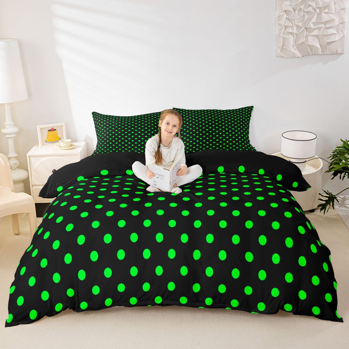 Parure de lit enfant S à pois noirs et verts avec sa housse de couette moderne et taie d'oreiller