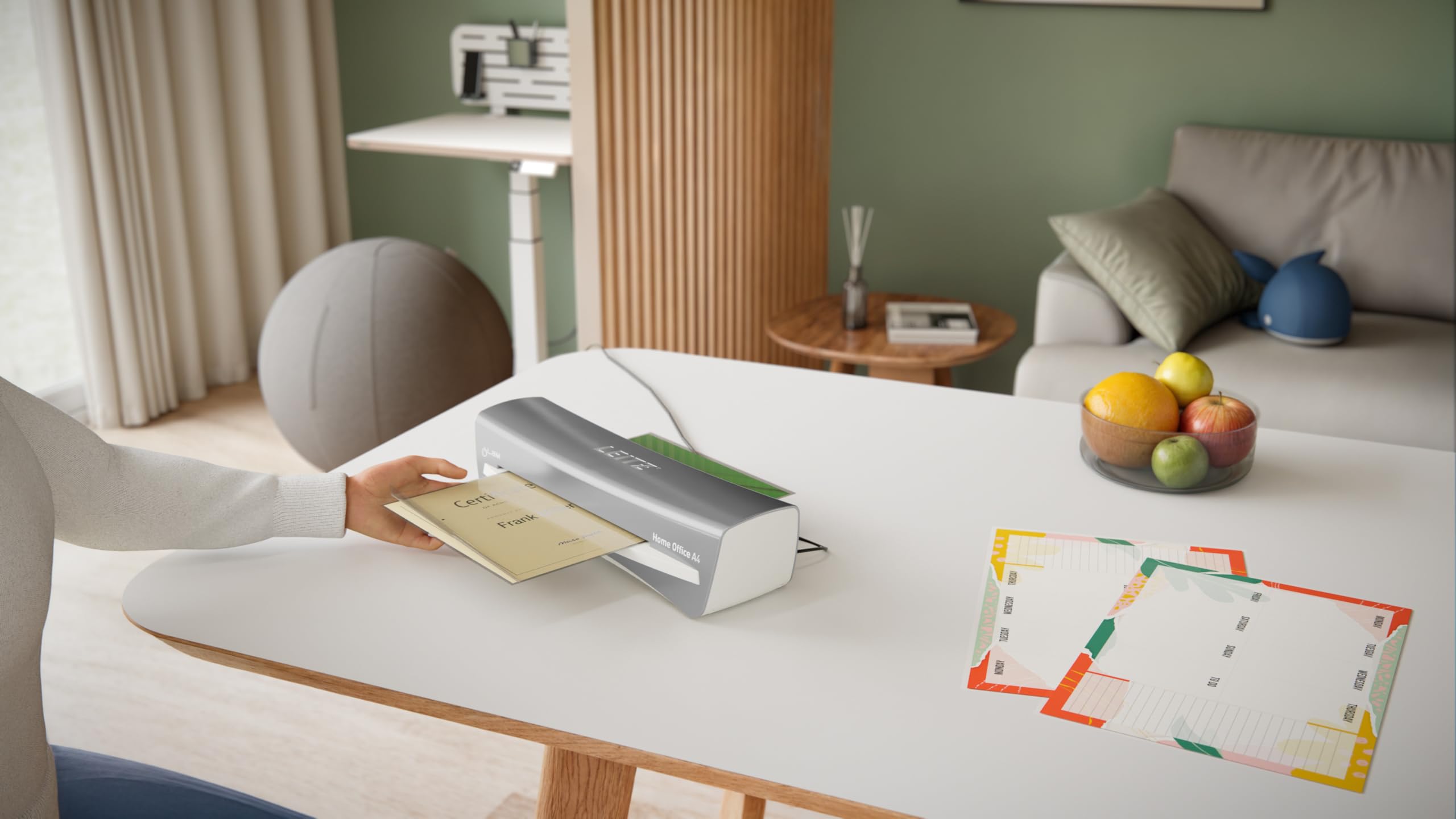 Leitz iLAM A4 Laminiergerät, sehr kurze Aufwärmzeit von 2 Min, 75-125 mic, Smart LED Status, Anti-Stau, Auto-Abschaltung, inkl 5x A4-Laminierfolien, Für Home Office und Büro, Silber und Weiß, 73680089
