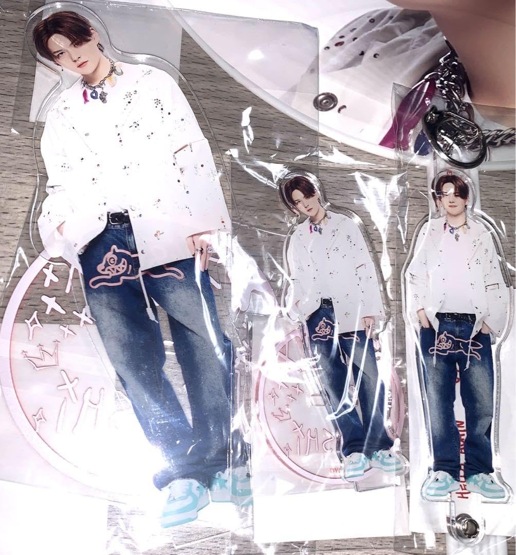 Amazon.co.jp: Treasure 伊勢丹ポップアップ HELLOAGAIN ヨシ グッズ