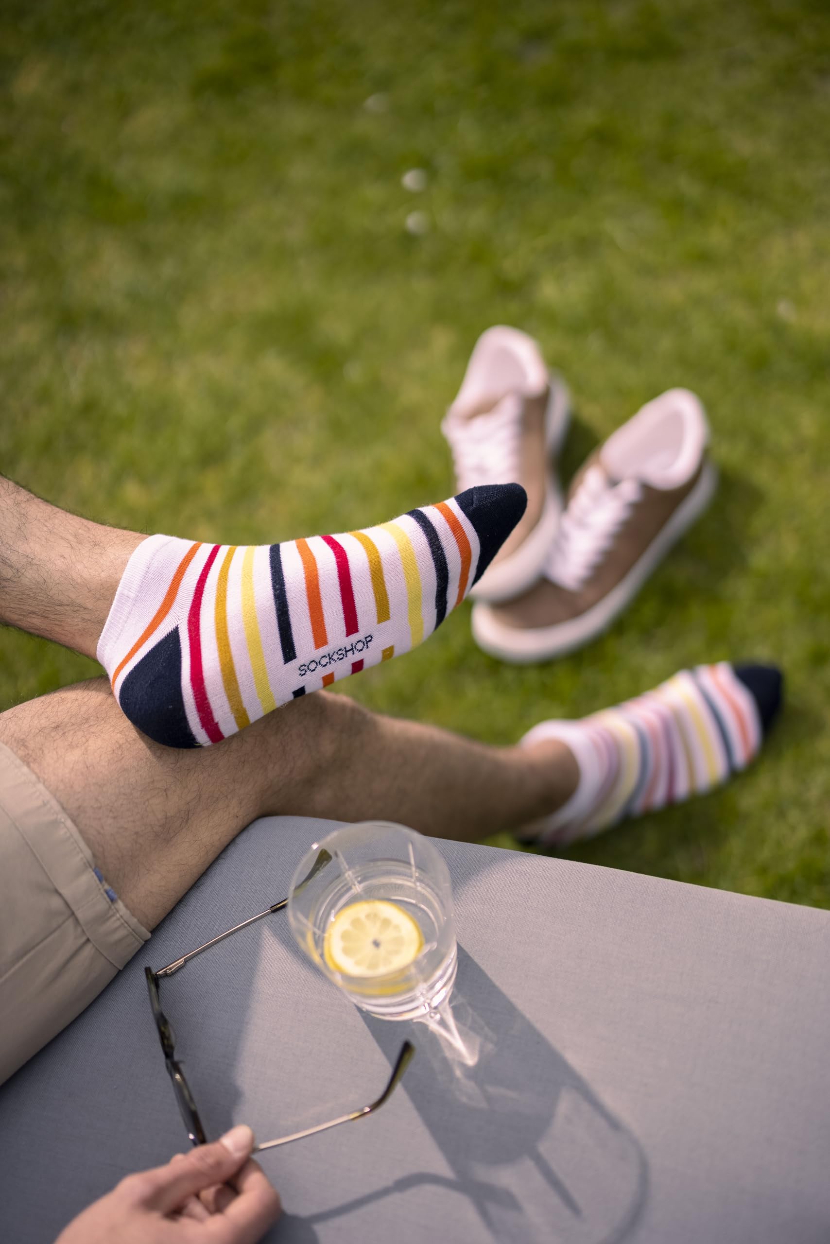SockShop Męskie bambusowe skarpety treningowe - w paski i gładkie, miękkie, niskie, jasne, kolorowe, oddychające, wielopak 5 w rozmiarze 7-11