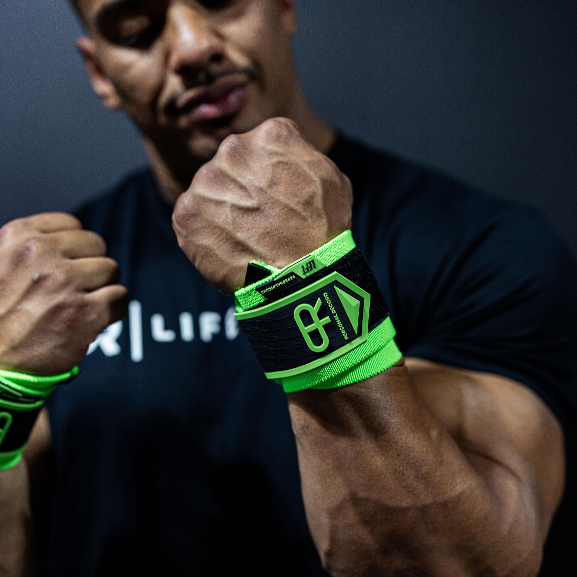 PR Personal Record 高耐久プレミアムリストラップ 伸縮性 補強ステッチ エクストラワイドストラップ 強力なサムループ Larry Wheels ウエイトリフティングラップ