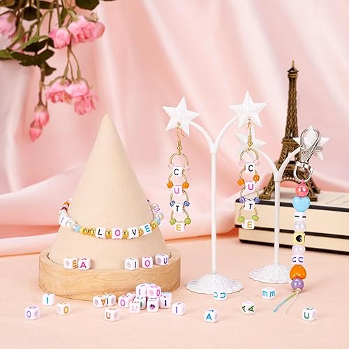 Vista 42 de FASHEWELRY 300 cuentas de letras acrílicas blancas de 0.236 x 0.236 pulgadas (0.236 x 0.236 in), cuentas del alfabeto para hacer pulseras