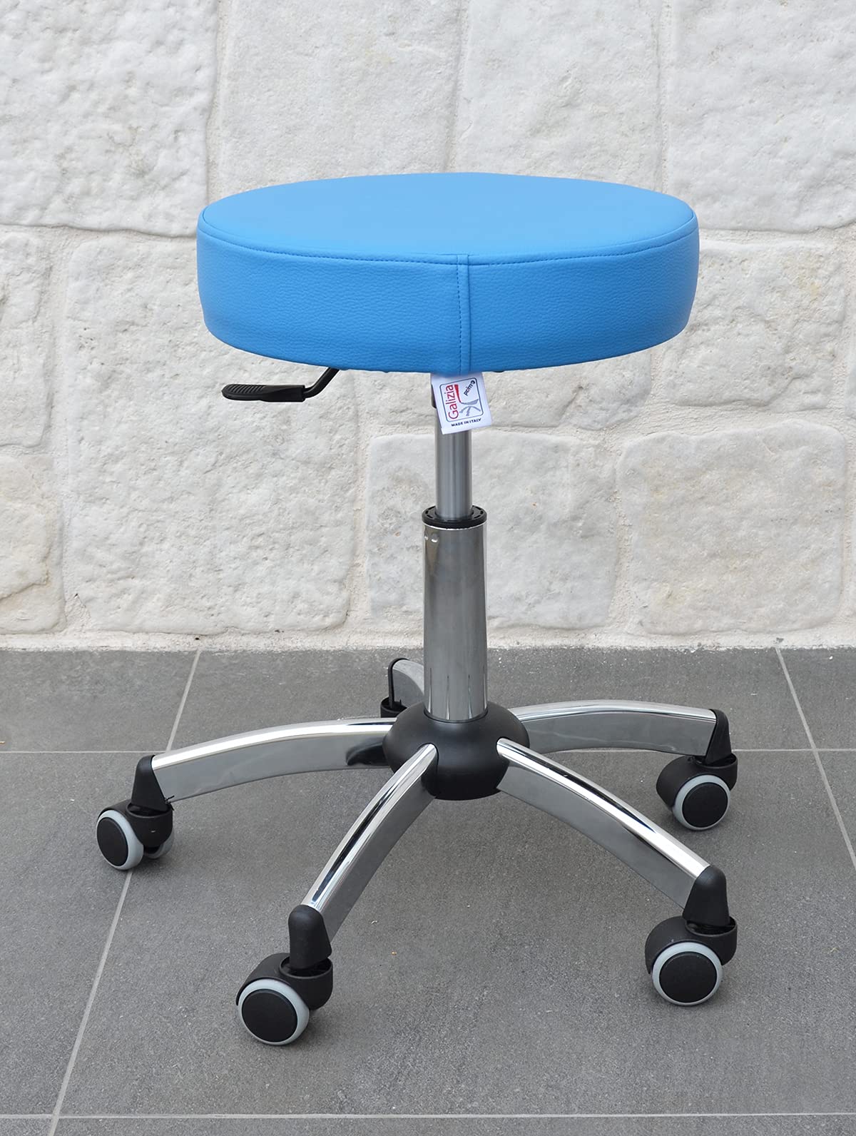 GALIZIA Prjme Sgabello Girevole Centro ESTETICO, STUDIO MEDICO, DENTISTICO E PODOLOGO, Base con Ruote, Regolabile in Altezza con LEVETTA A Gas, Rivestimento in ECOPELLE LAVABILE 100% (AZZURRO)