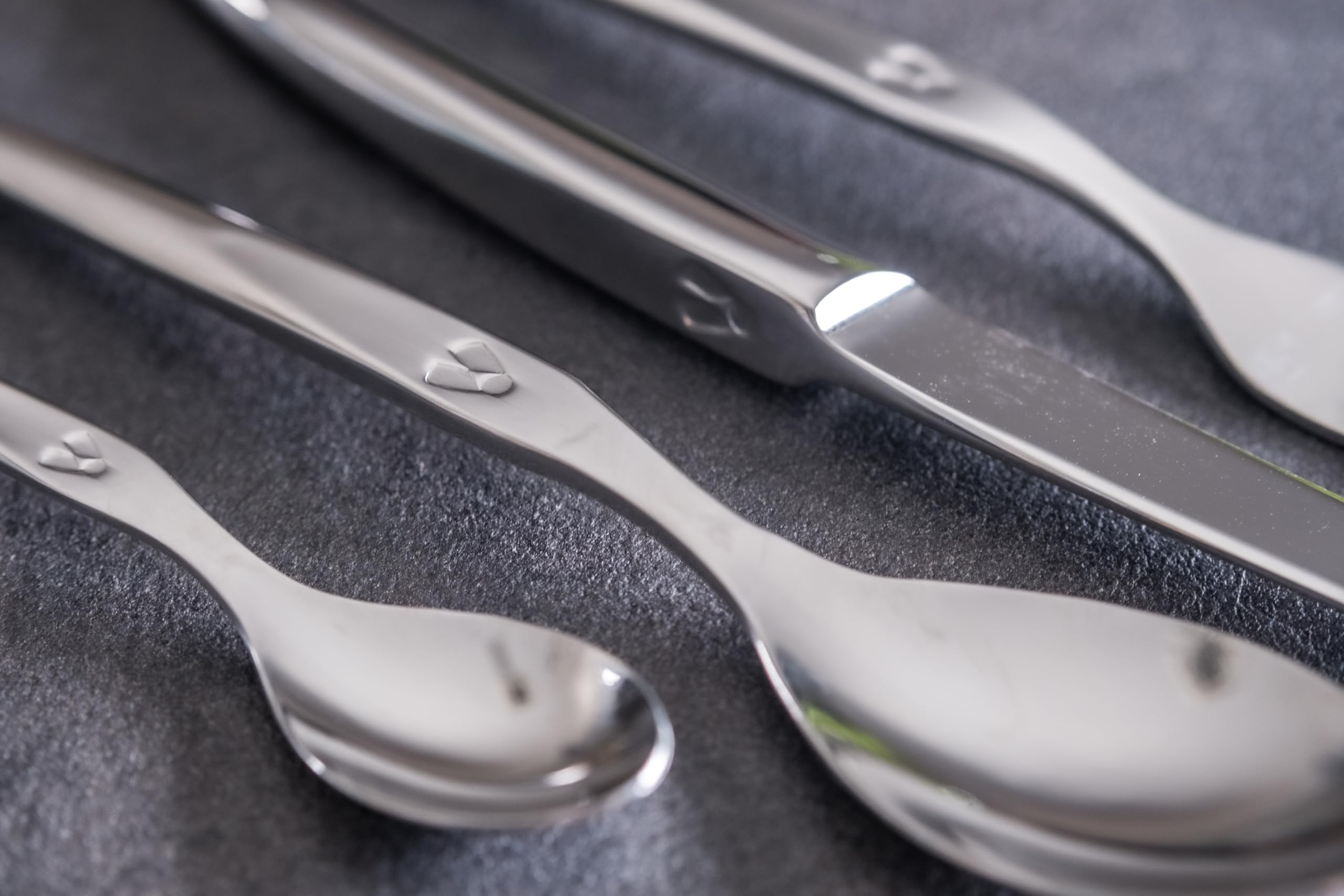 Laguiole Production - Ménagère 16 pièces Design - Set de couverts de table acier inox forgés massif 18/0 poli miroir - Pour 4 personnes - Présentation coffret cadeau, Argenté