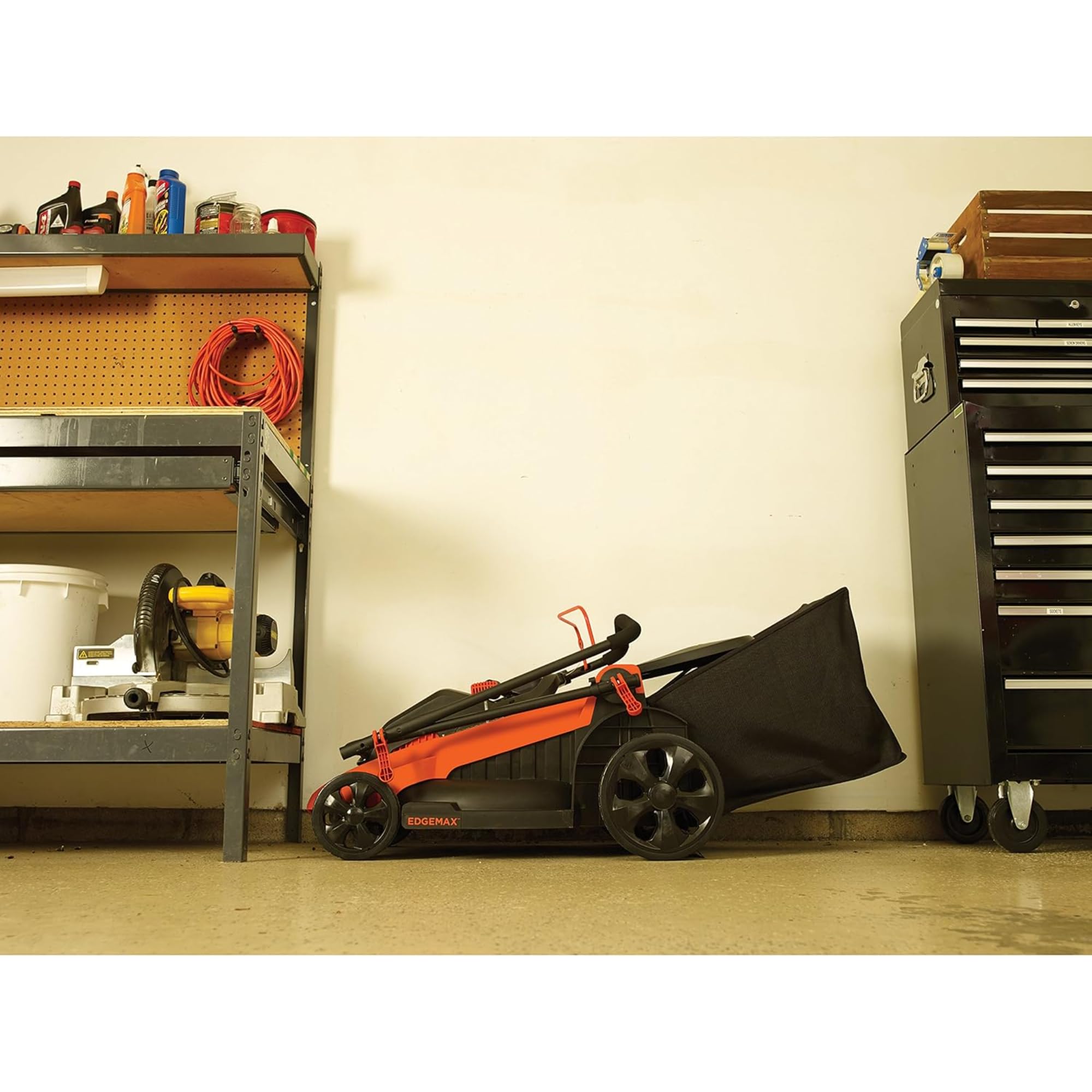 BLACK+DECKER, Attrezzature da giardino - Tosaerba elettrico 2000 W, sbraccio 48 cm. LM2000-QS