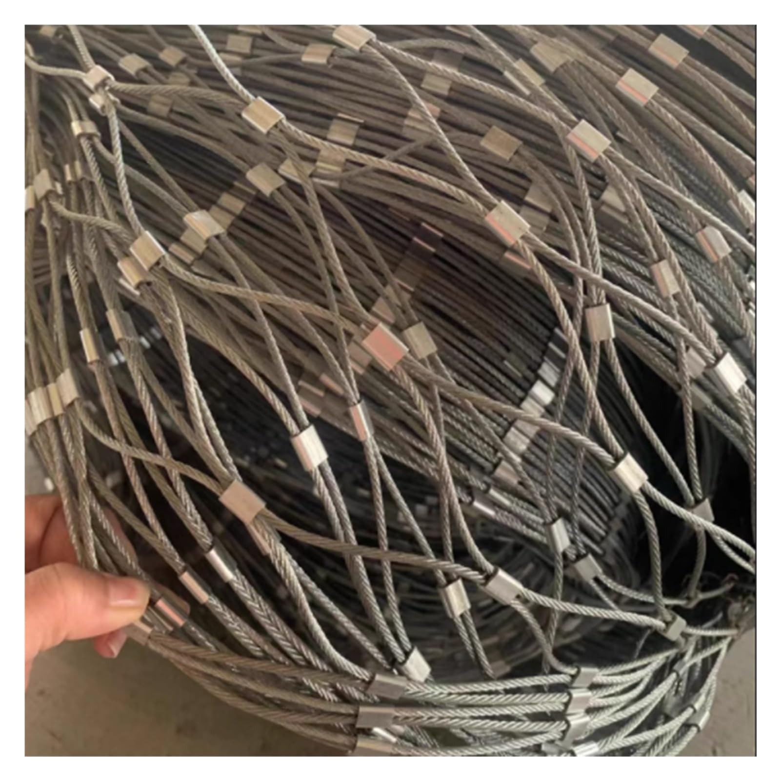 Filet de sécurité en acier inoxydable tissé pour balcon, cage à volaille et enclos pour animaux avec connexion à pression de 4 cm et sécurisé 0,6 x 27 m