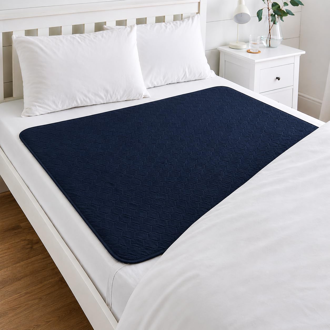 1 x Drylife Super Absorbent Washable Single Bed Protector Pad with Tucks | 85cm x 90cm | Thin Reusable Incontinence Bedding Protection, Comfortable & Durable | Navy Blue Reusable Pad