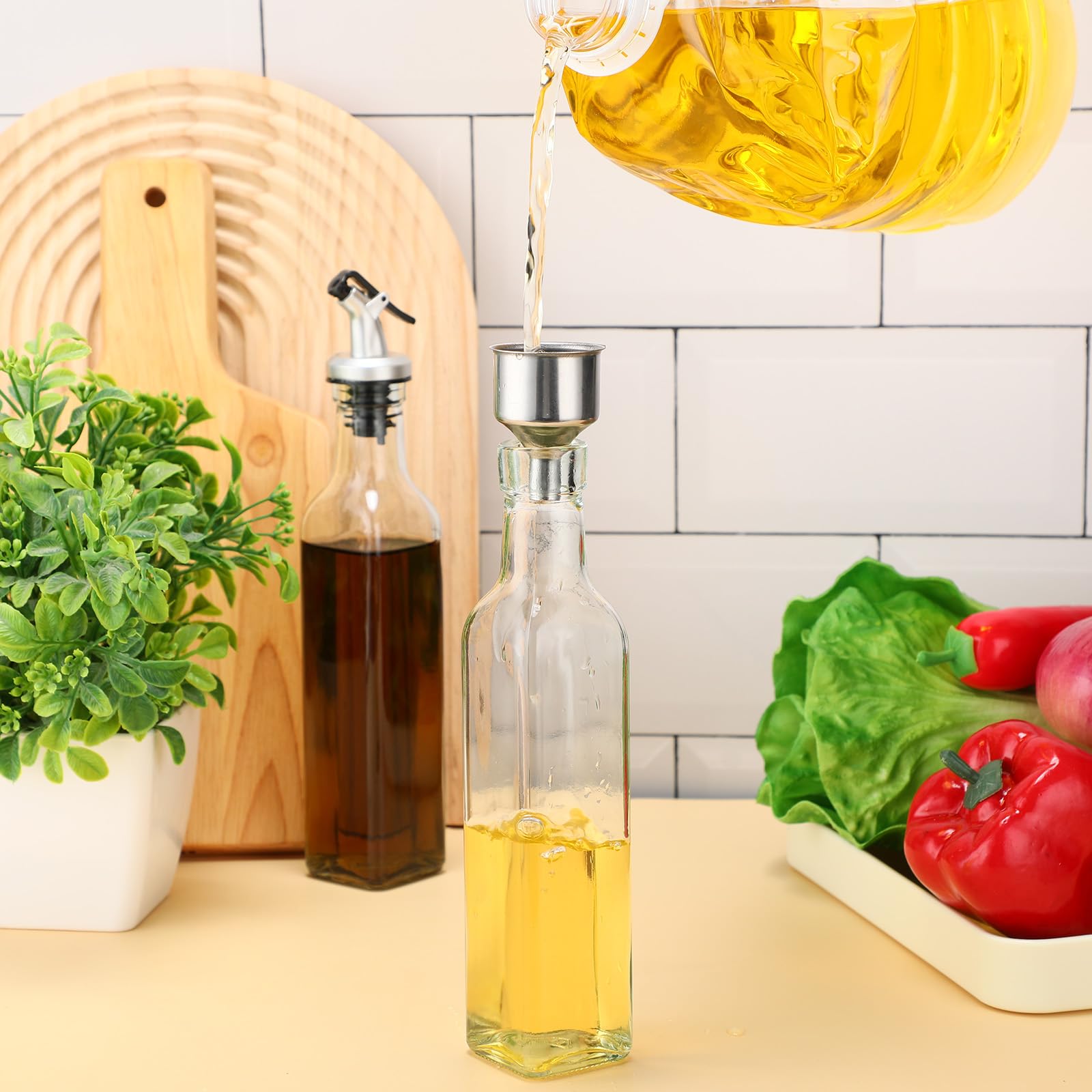Hushee El juego de 15 botellas dispensadoras de aceite de oliva de vidrio transparente incluye 12 botellas de vidrio de 8 onzas con boquilla, recipiente de vinagre de aceite, vinagre para cocina con