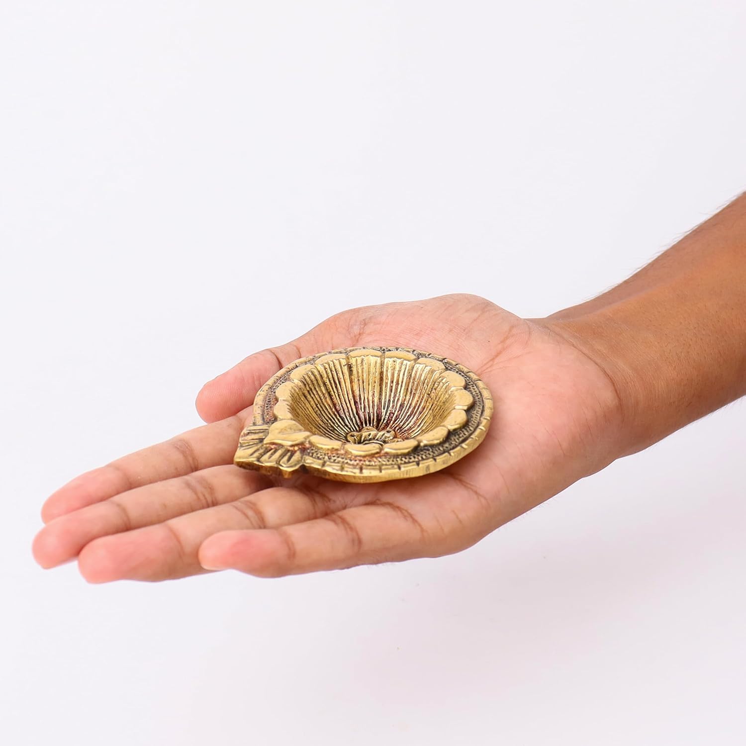 Indian-Shelf 3 Pieces Golden Diya Brass Oil Lamp Diwali Home Decoration Items Puja Deepak for Temple Decorations