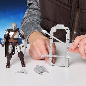Star Wars ActionVerse The Mandalorian 11 cm'lik Aksiyon Figürü ve Aksesuarları, Yeniden Kullanılabilir Aksesuar Saklama Rafı, 4 Yaş ve Üzeri Kız ve Erkek Çocuklar için Oyuncaklar