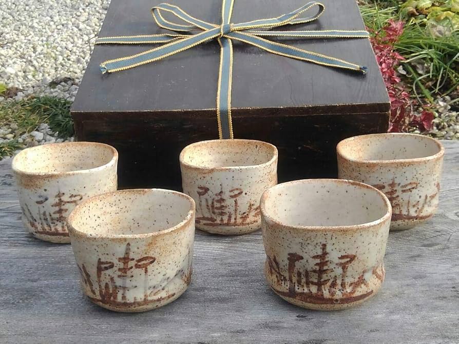 ♥美濃焼 志野 向付 五客揃い 桐箱付き 美濃焼志野向付五客揃い桐箱付き
