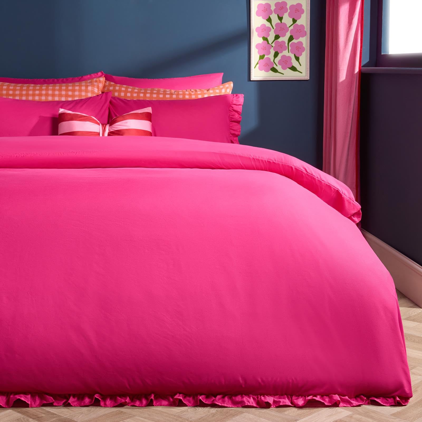 Ohs Women's Hot Pink Super King Duvet Set, Gifts For Super Soft Cosy Warm Microfibre Superking Bedding With Frill Edges Comfy Modern Quilt Cover Set With Matching Pillowcases,