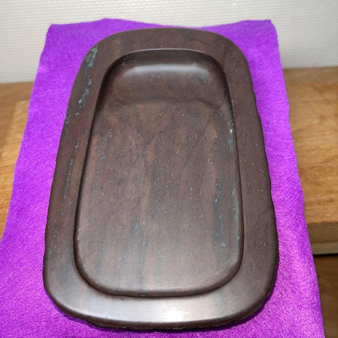 ⭕️赤間紫金硯　新品美品　希少　170cm 自然硯　伝統工藝士　下井昭竜山 Amazon.co.jp: 赤間硯 紫金石 下井百合昭 昭竜山作 共箱 栞付き