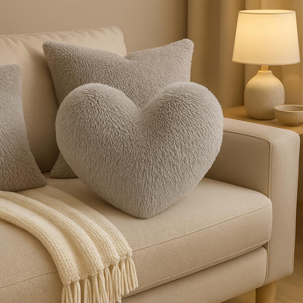 Bella Nights Silver Teddy Cuddles 3D Heart Shaped Fleece Cushion – Soft Warm & Cozy Filled Pillow – 100% Polyester Teddy Bear Fleece – Comfortable Home Decor Cushion – 38 X 38Cm (Silver)