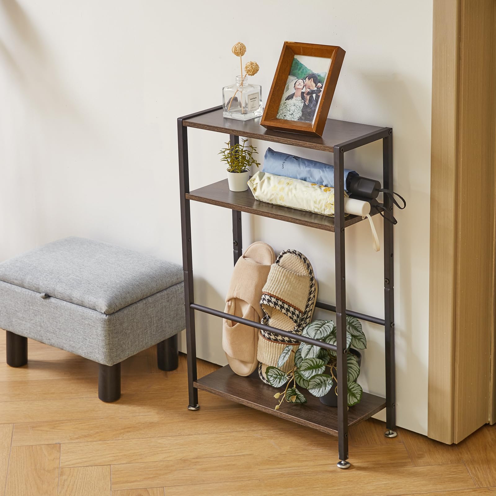 Aibiju Tavolino con contenitore, Tavolino Sottile a 3 Livelli con Cestino in Tessuto, Comodino Stretto Piccolo e Stretto per Piccoli spazi, Camera da Letto, Soggiorno, Grigio Scuro, YD-TM052G
