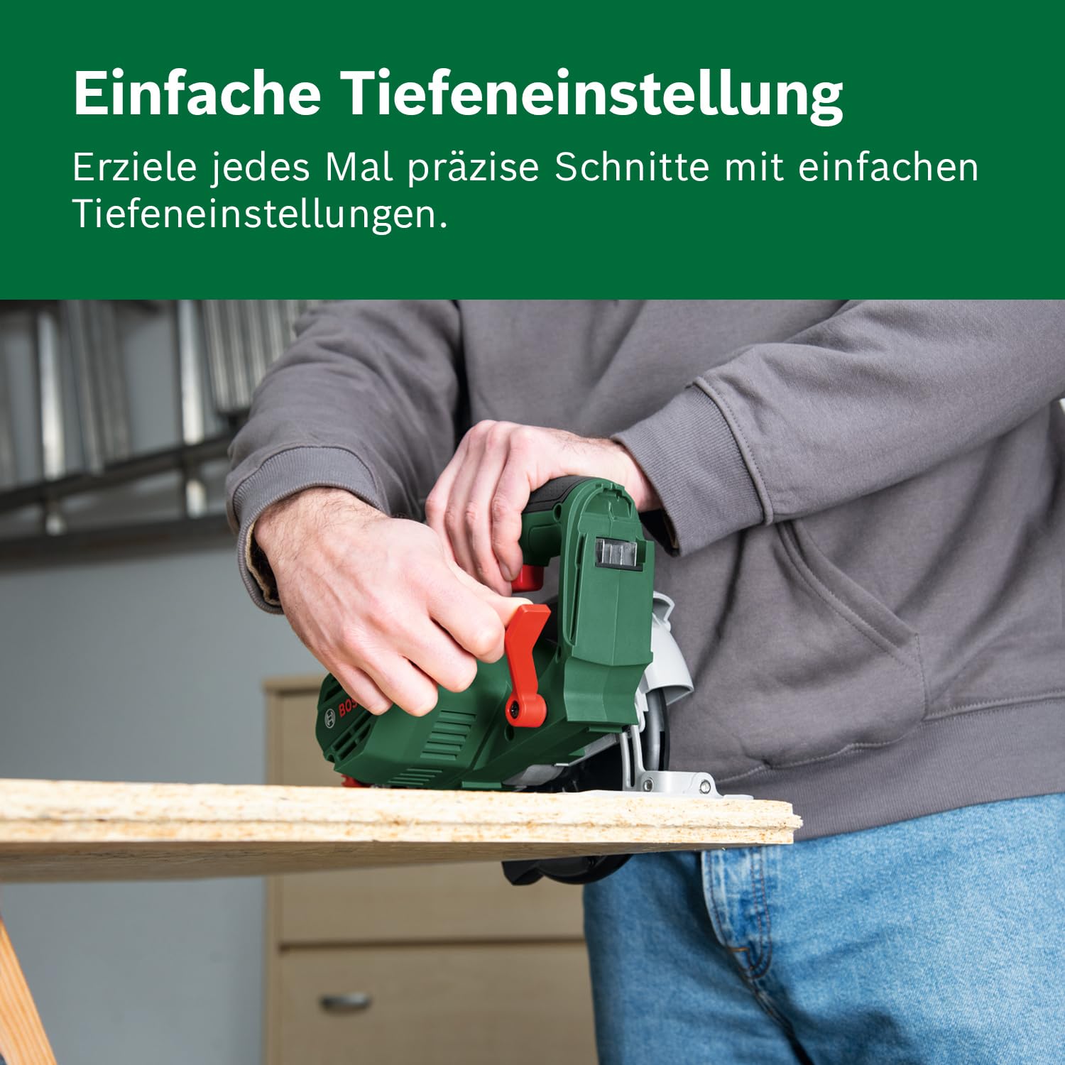 Bosch 18V System Akku-Kreissäge EasyCirc 18V-48 (Schneiden von Holzwerkstoffen bis 48 mm; inkl. Absaugadapter, Parallelanschlag)