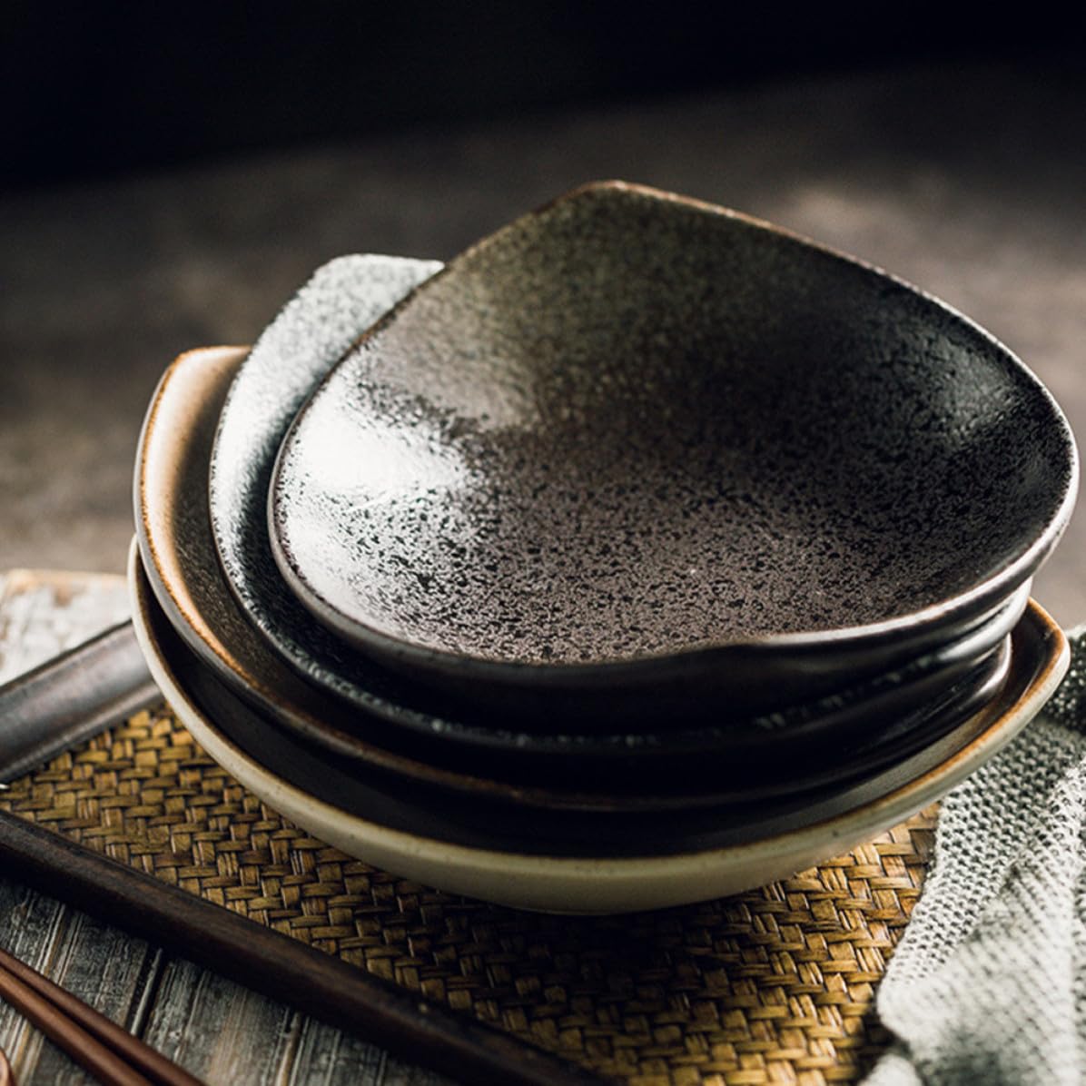 HEALLILY Plato de Cerámica Negro para Servir Carne y Platos | Uso Multifuncional, Apto para Restaurantes y Bodas, Acabado que No se Decolora