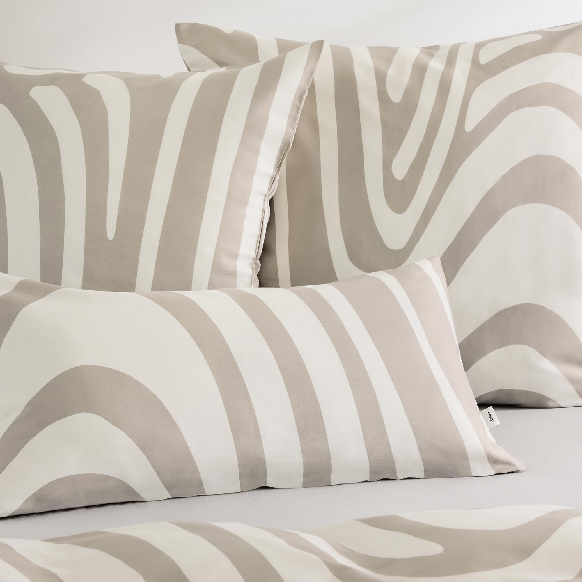 s.Oliver Bettwäsche 155x220 cm - 100% Baumwolle, anschmiegsam & weich, Reißverschluss, Satinbettwäsche beige