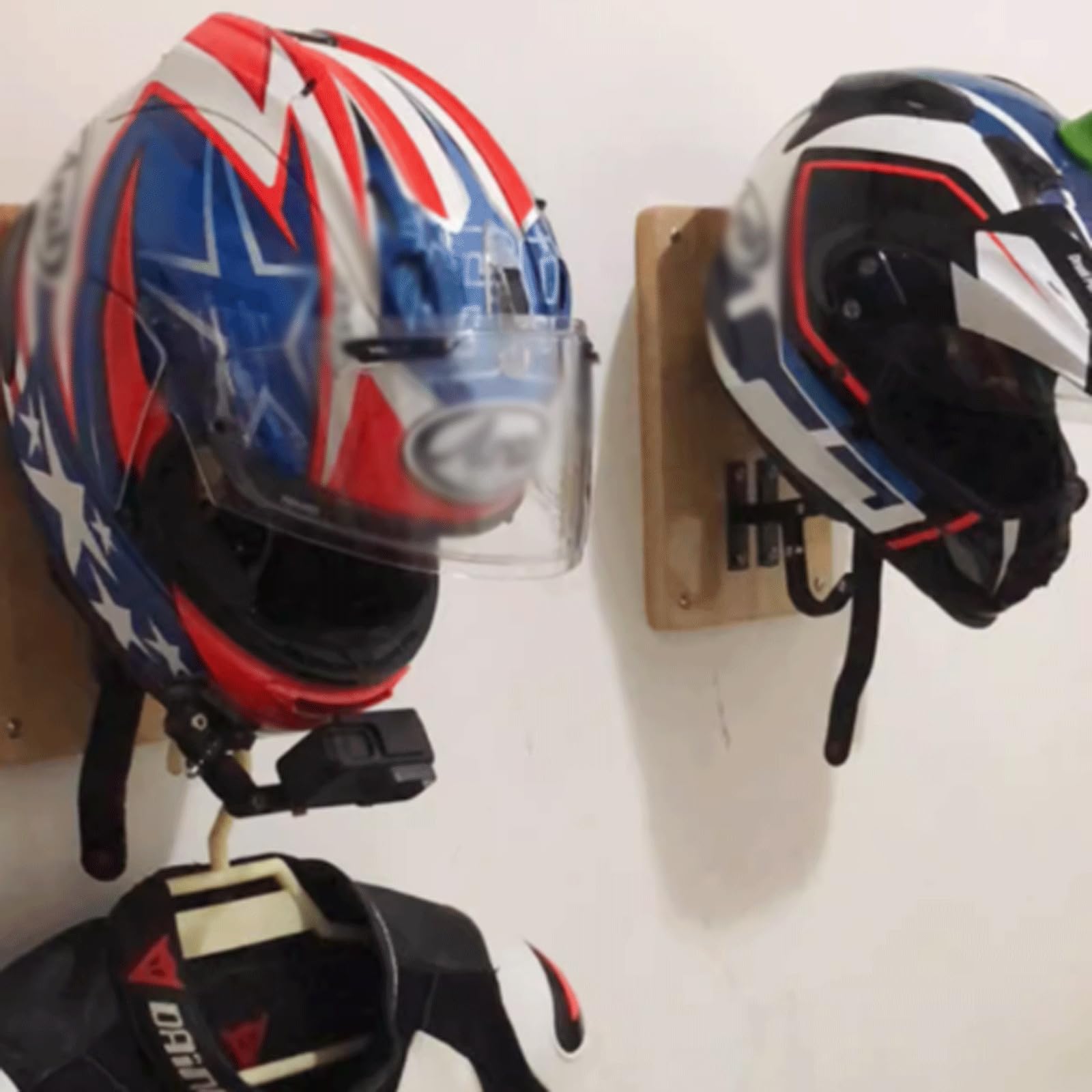 Helmständer aus Metall, Holzständer, Club-Präsentationsständer, wandmontierter Motorradhelm-Kleiderhaken, schadet dem Helm Nicht