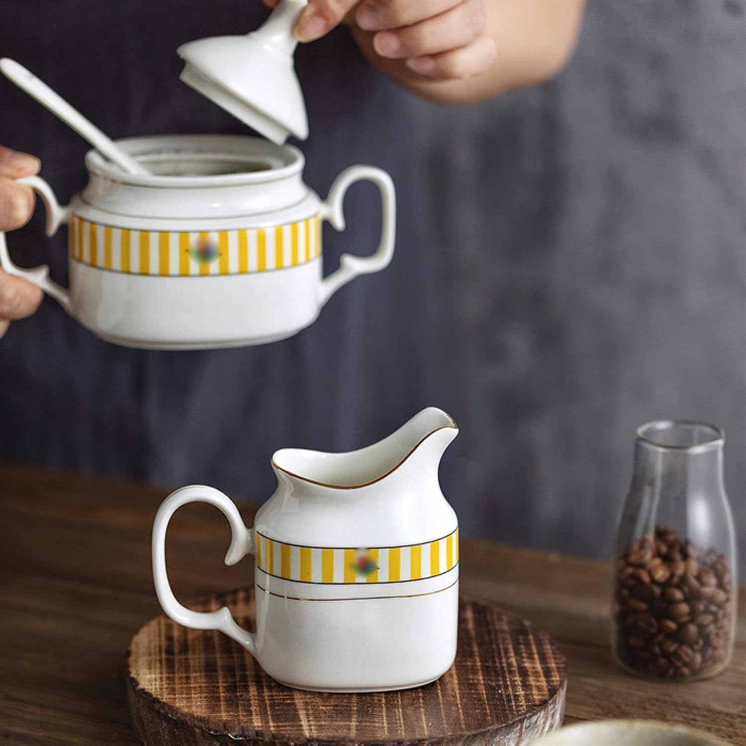 Sugar Bowl Ceramic Sugar Bowl Coffee Supporting Equipment Can Be Used As a Good Companion for Sugar Bowl Salt Bowl Tea Bowl and Multi-Functional Sugar Bowl Coffee Candy jar