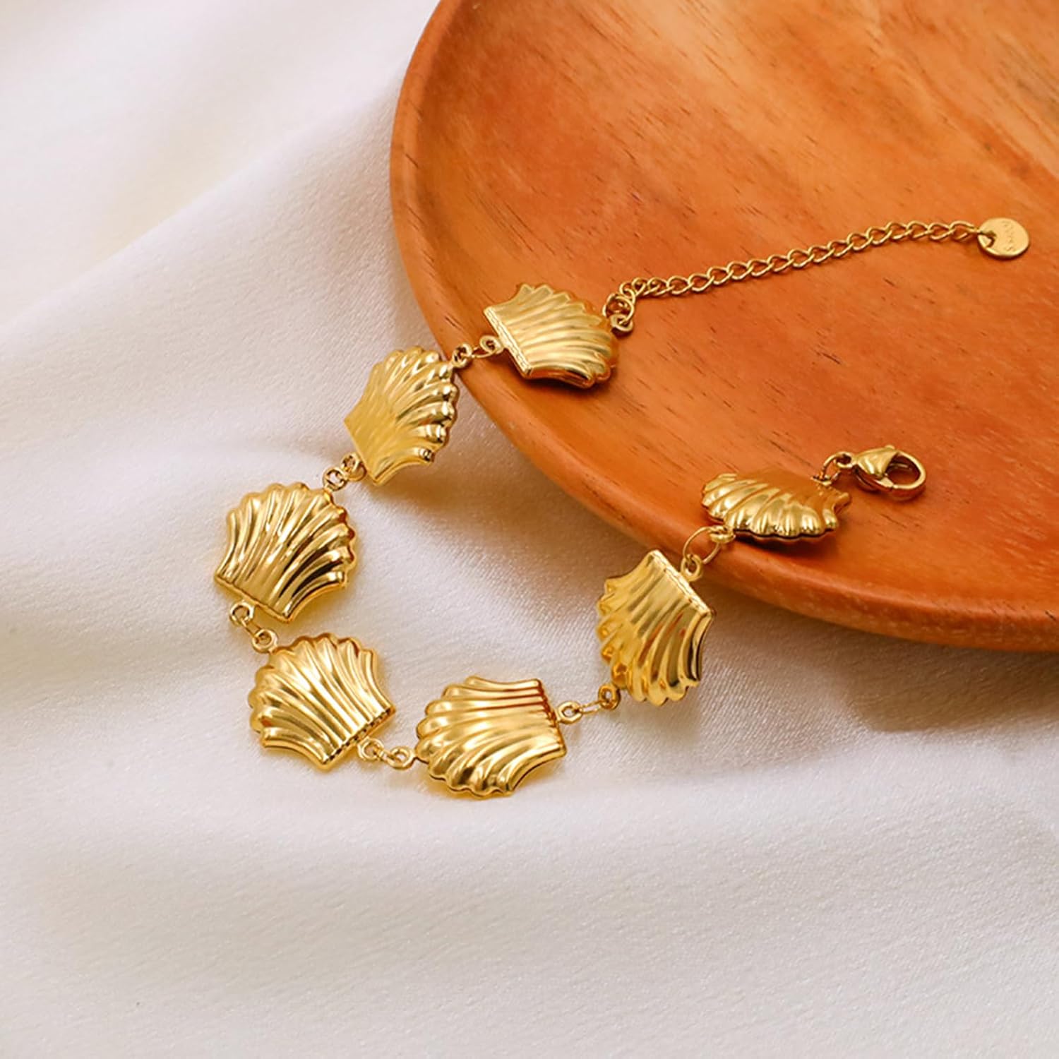 Gold Heart Charms Bracelet for Women Shell Charms Link Bracelet Summer Beach Seashell Bracelet - Image 3