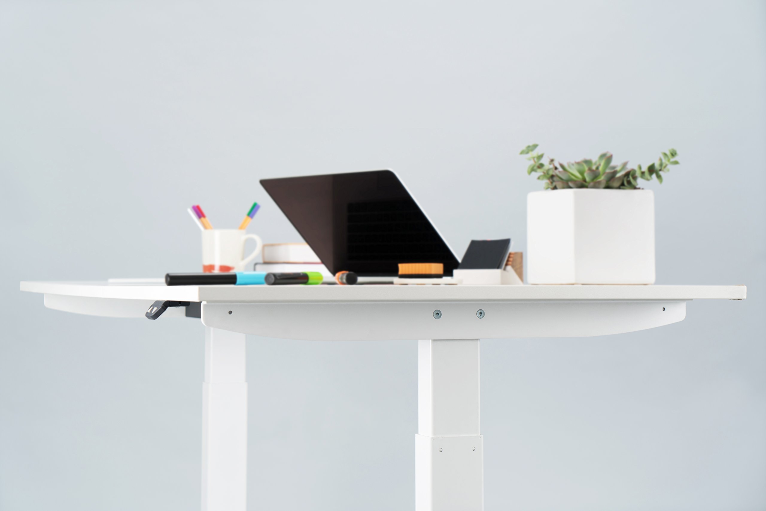 Giraffe - Height-Adjustable Standing Computer Desk - Scandinavian Design - White - Medium Large Large — view 4