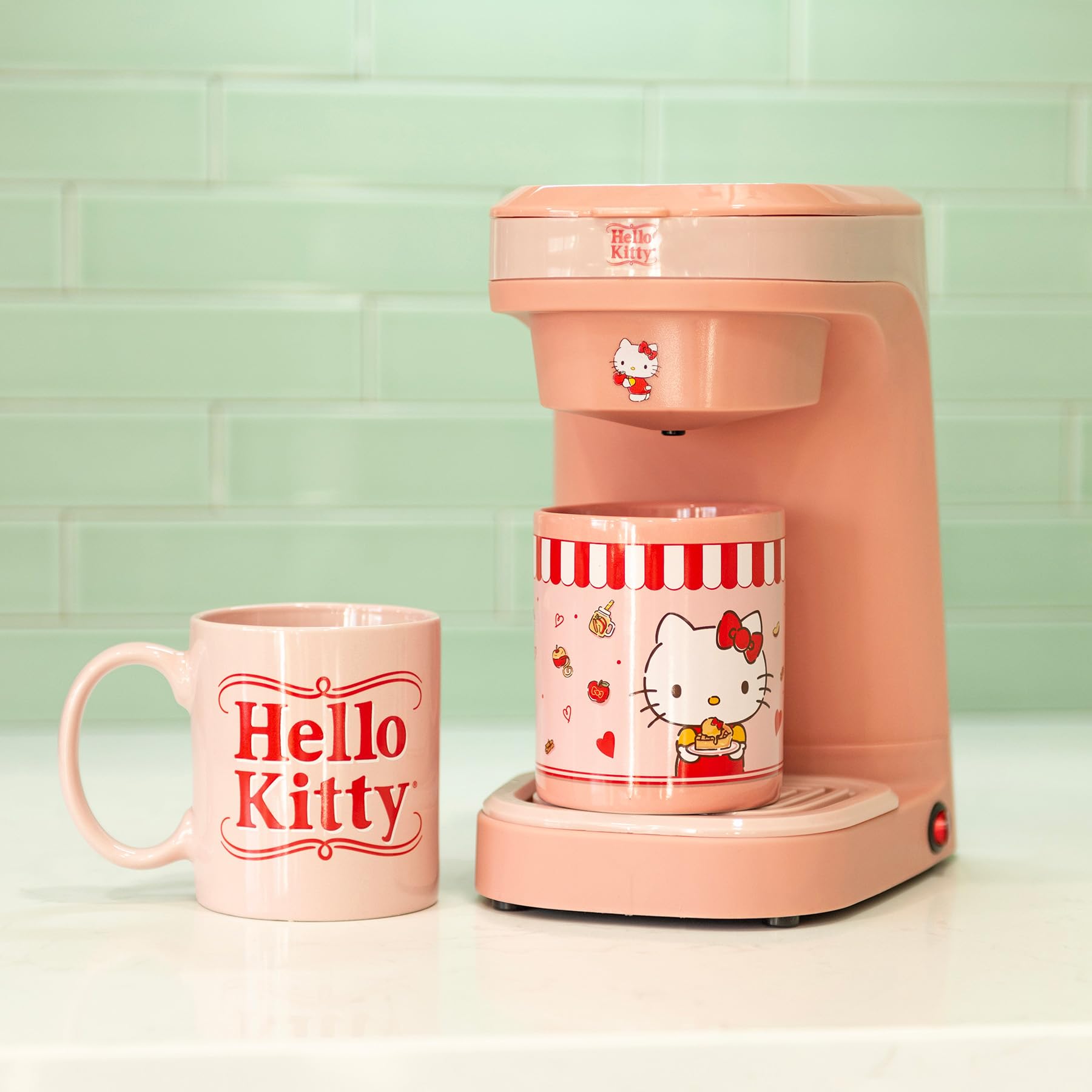 アルビ　Hello Kitty クールポット ２個セット Amazon.com: Uncanny Brands Hello Kitty Single Cup Coffee Maker