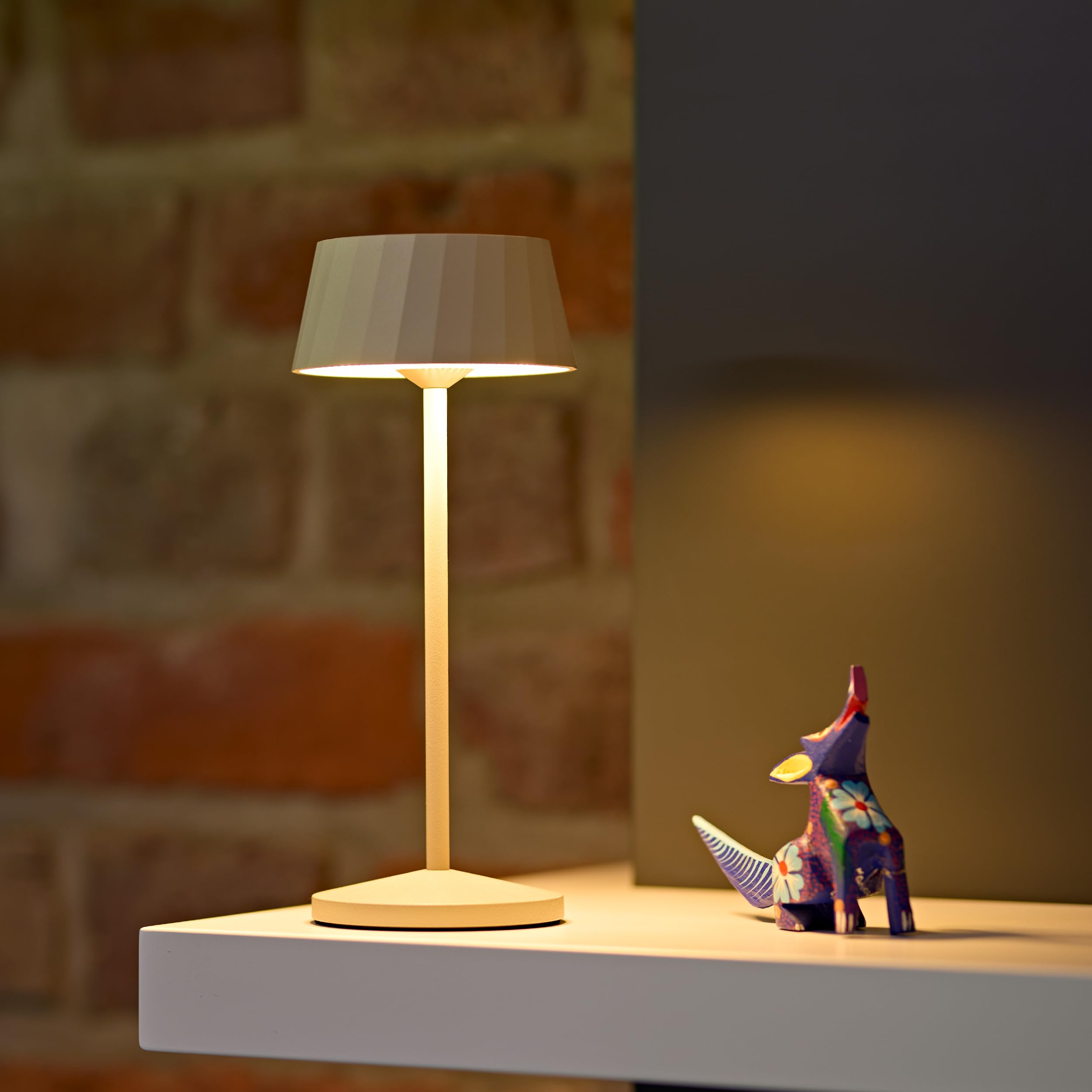 SIGOR Facetta 3er-Set dünenbeige inkl. Ladestation - LED Akku-Tischlampe dimmbar & kabellos mit FlexMood (2200K/2700K), bis 12h Leuchtdauer, USB-C Ladefunktion, IP44 Outdoor & Indoor