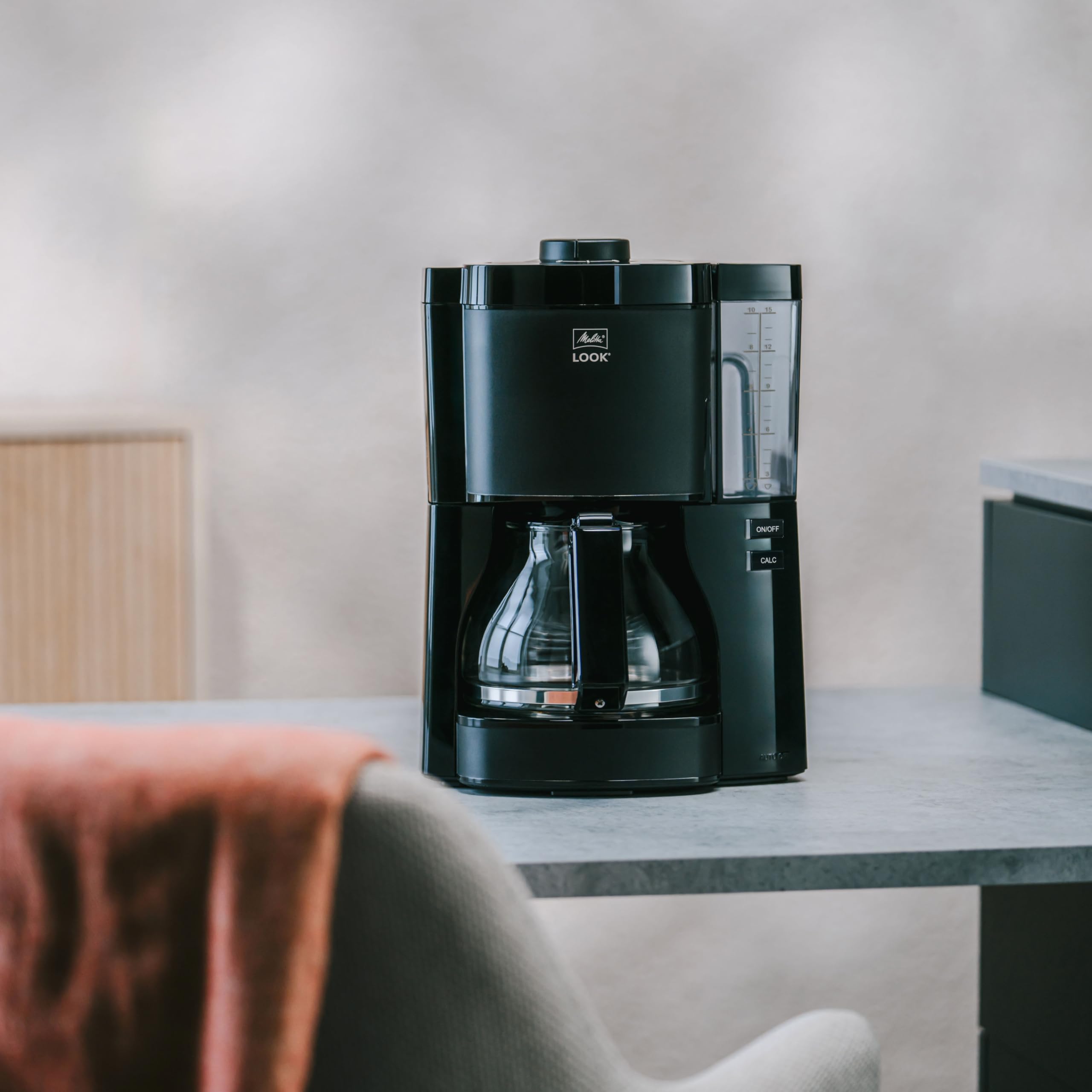 Melitta, Cafetière Filtre LOOK 1,25L Noir, Fonction AromaSelector, Fonction Maintien au Chaud, Porte-filtres 1x4 pour 10 tasses, Verseuse en Verre Borosilicate,1025-03,1080W